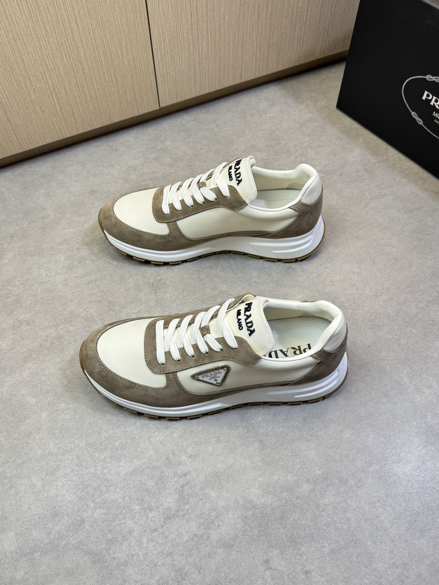 Prada Style Leather Men's Shoes style reference detail image 3 from source 781939