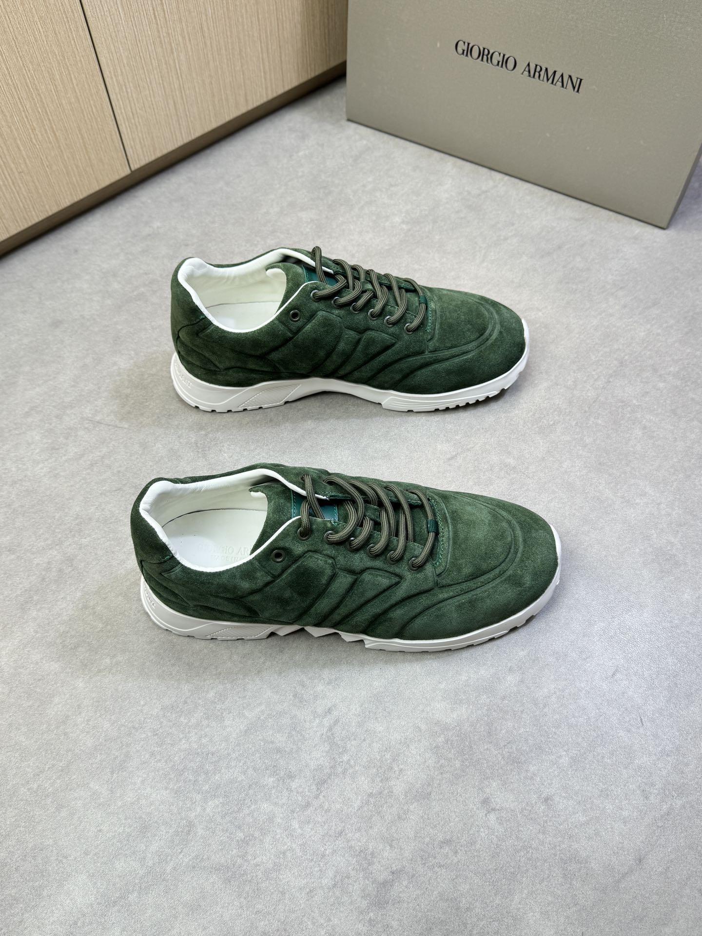 Giorgio Armani Men's Green Nappa Leather Sneakers - Casual & Comfortable 1 Giorgio Armani Men's Green Nappa Leather Sneakers - Casual & Comfortable