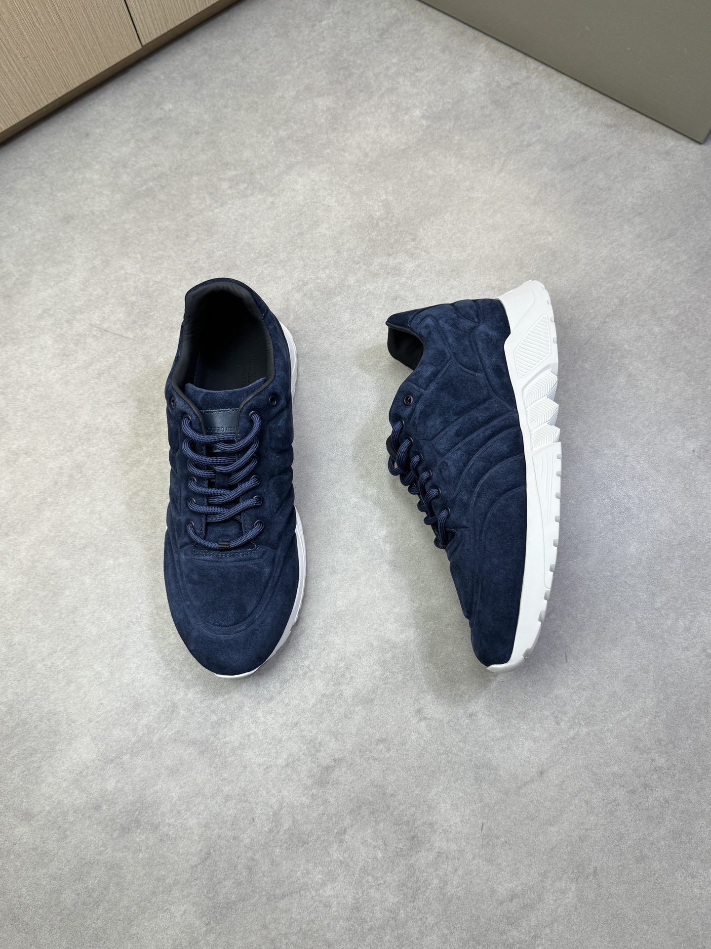 Giorgio Armani Men's Nappa Leather Sneakers - Casual, Comfortable, and Stylish 3 i1743008603 2209 1