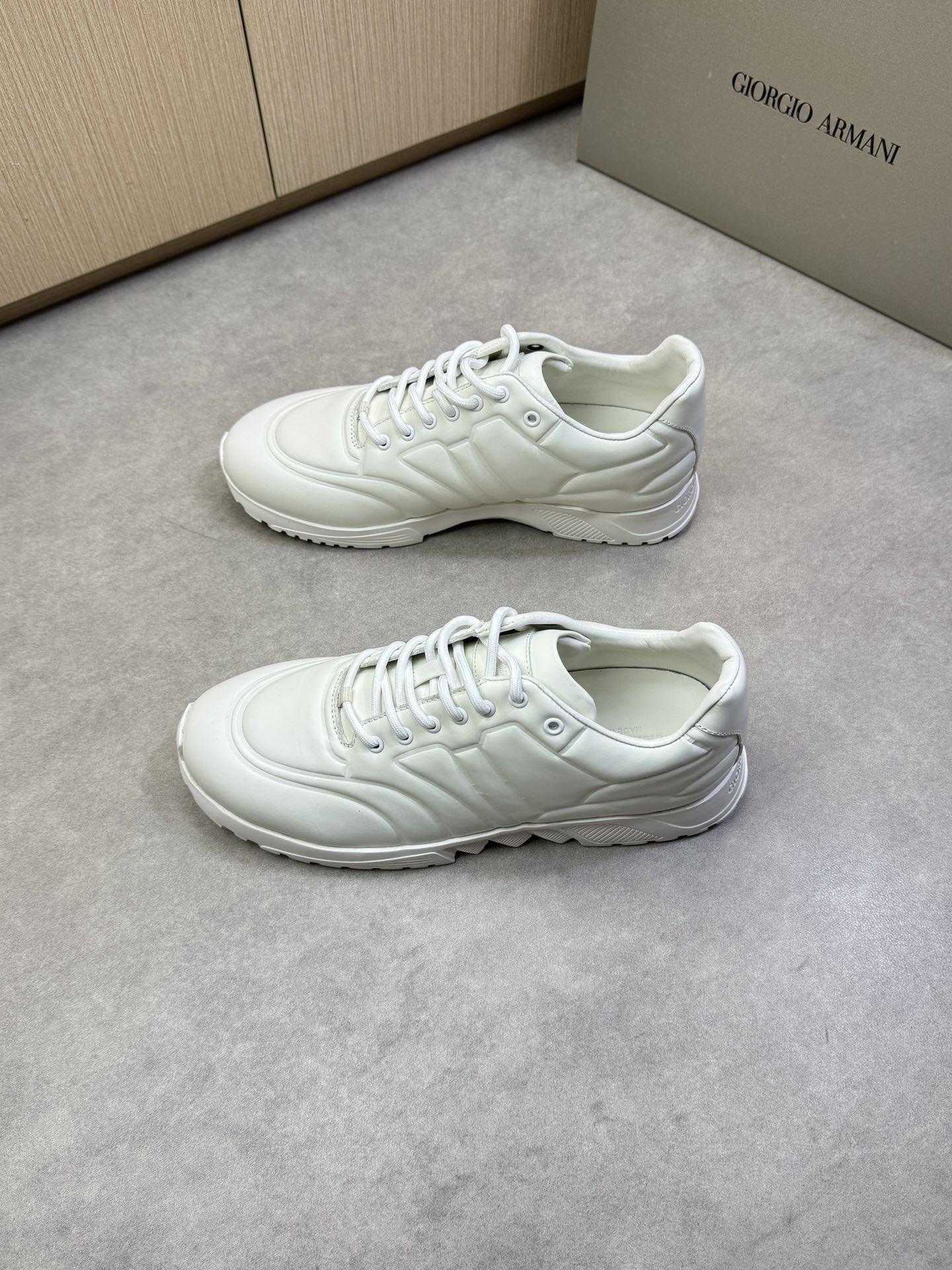 Giorgio Armani White Nappa Leather Sneakers With Embossed Logo - Size 39-44 4 i1743009787 3366 2
