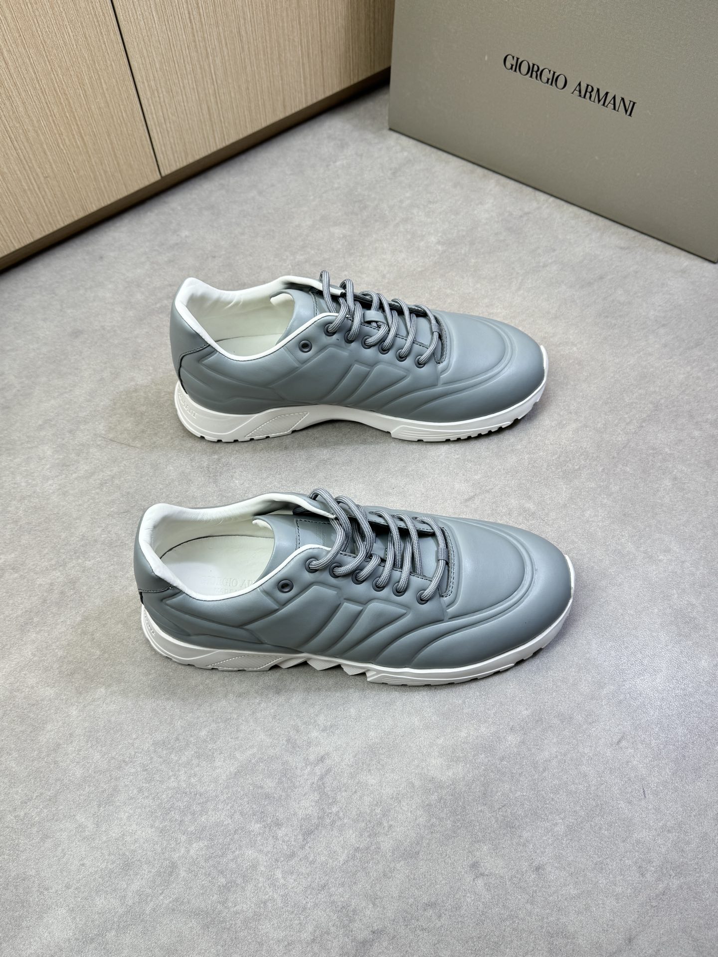 Giorgio Armani Men's Nappa Leather Sneakers with Embossed Logo - Stylish Comfort 2 i1743009815 2624 0