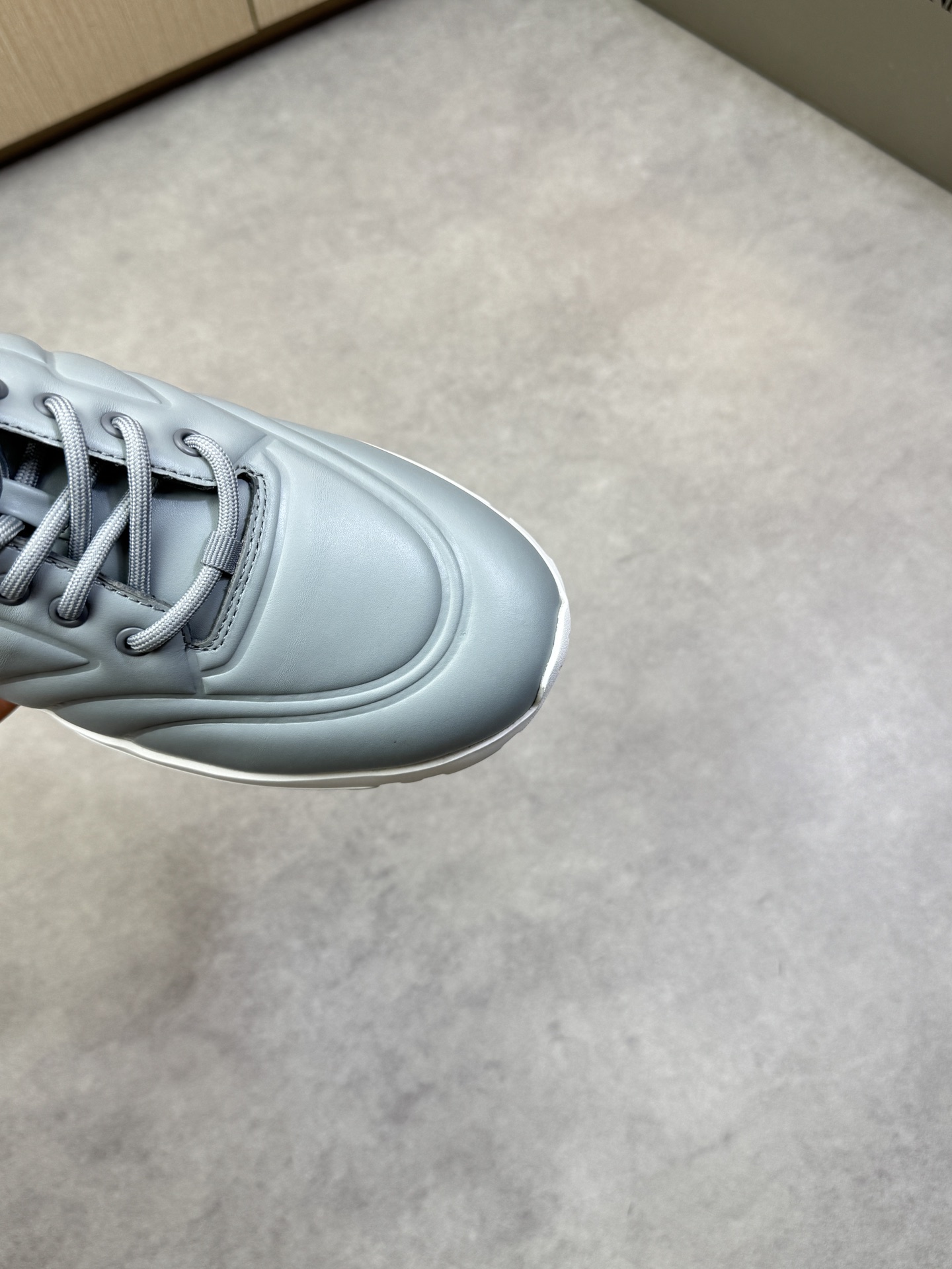 Giorgio Armani Men's Nappa Leather Sneakers with Embossed Logo - Stylish Comfort 7 i1743009815 503 5