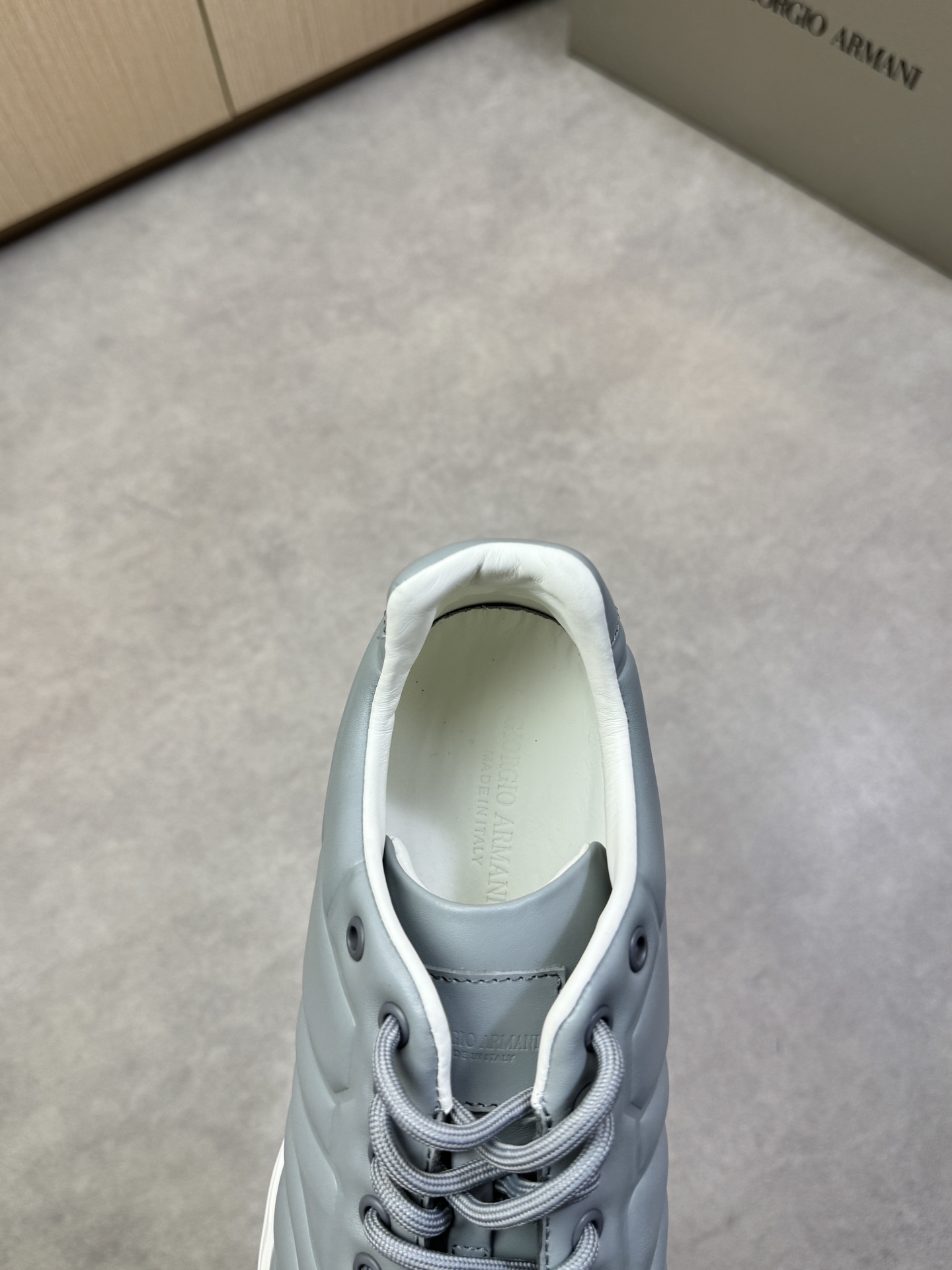 Giorgio Armani Men's Nappa Leather Sneakers with Embossed Logo - Stylish Comfort 8 i1743009815 5172 6