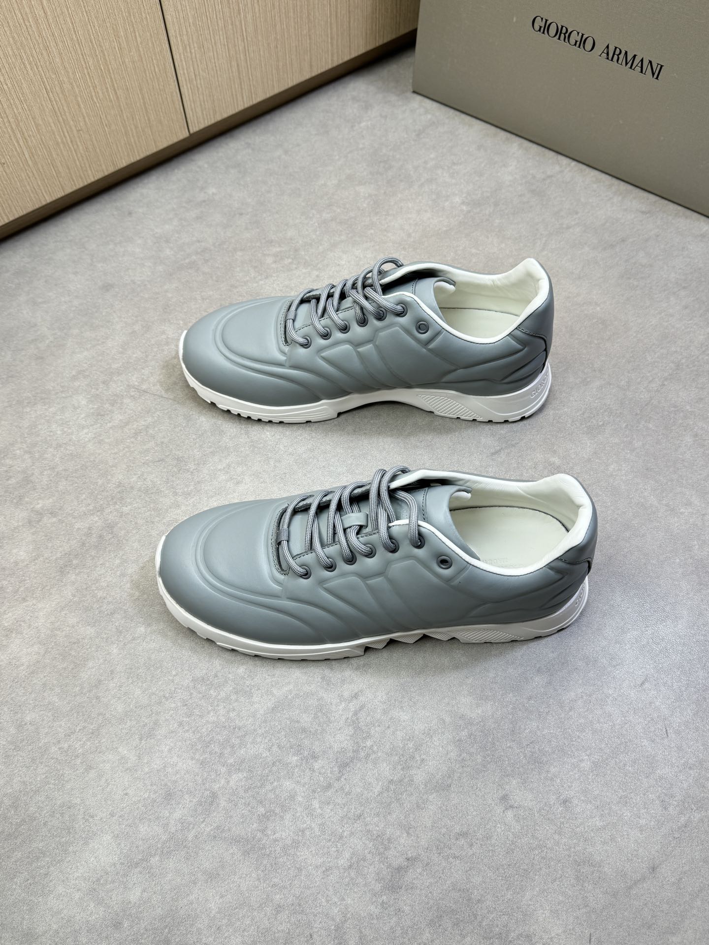 Giorgio Armani Men's Nappa Leather Sneakers with Embossed Logo - Stylish Comfort 4 i1743009815 5634 2