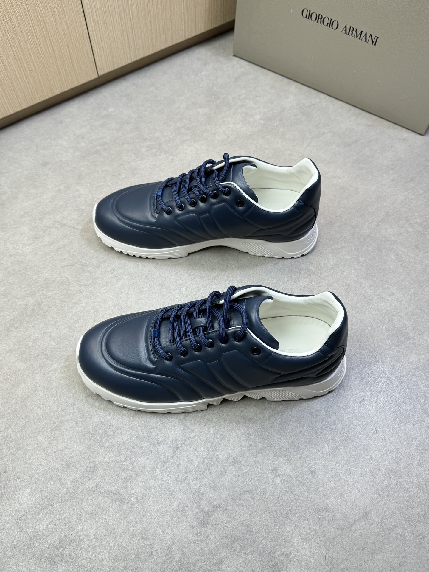 Giorgio Armani Men's Nappa Leather Sneakers - Premium Quality & Comfort 4 i1743009834 5068 2