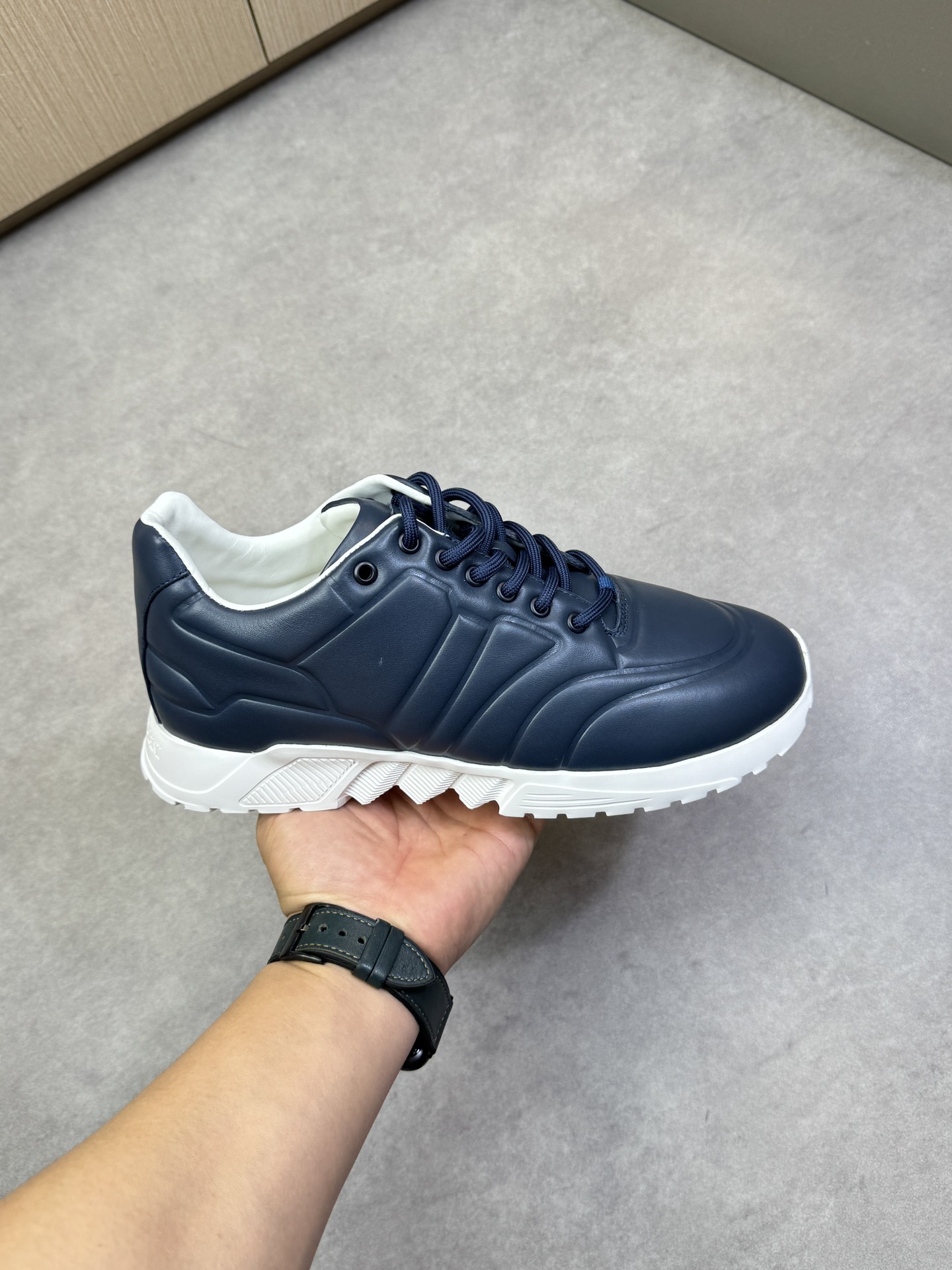 Giorgio Armani Men's Nappa Leather Sneakers - Premium Quality & Comfort 5 i1743009834 8595 3
