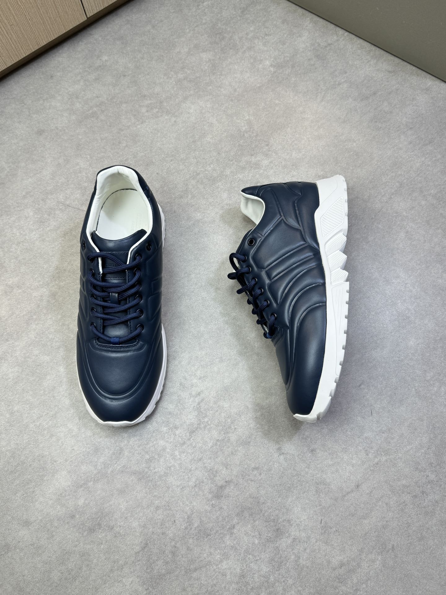 Giorgio Armani Men's Nappa Leather Sneakers - Premium Quality & Comfort 3 i1743009834 9693 1