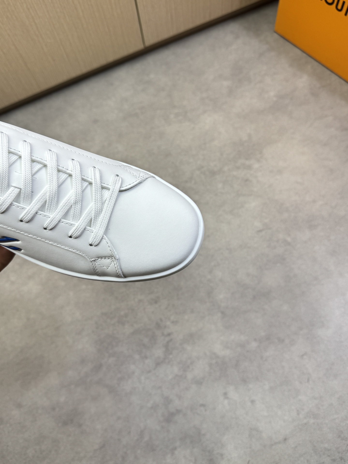 Louis Vuitton Men's White Leather Casual Sneakers, Embossed Logo, Size 38-44 7 i1743011415 4581 5