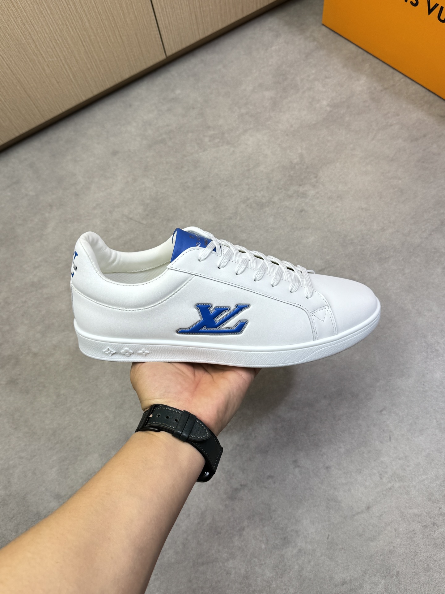Louis Vuitton Men's White Leather Casual Sneakers, Embossed Logo, Size 38-44 5 i1743011415 7307 3