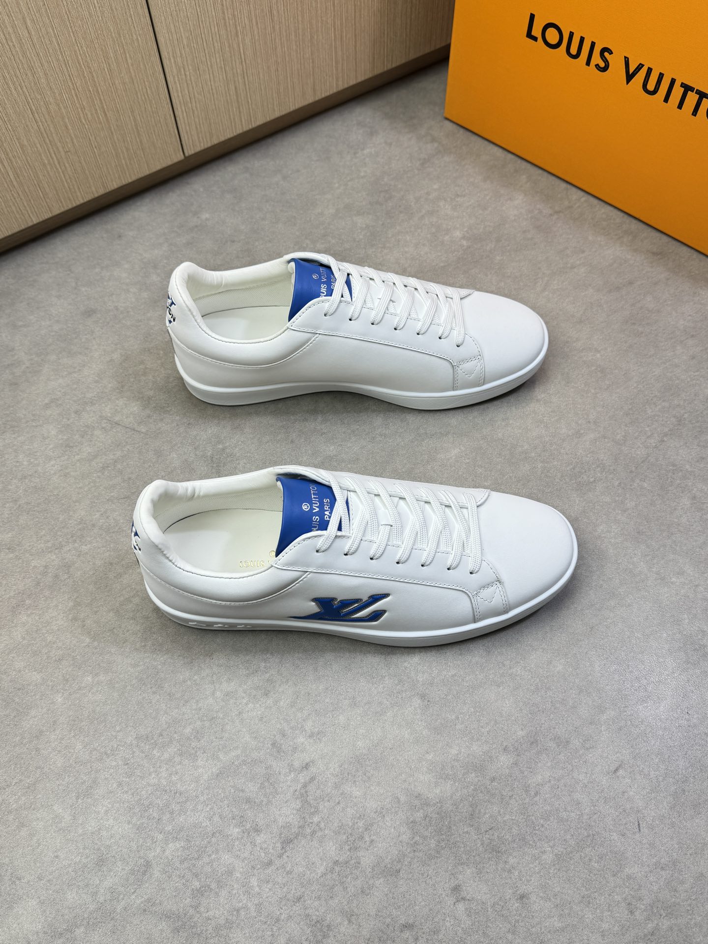 Louis Vuitton Men's White Leather Casual Sneakers, Embossed Logo, Size 38-44 1 Louis Vuitton Men's White Leather Casual Sneakers, Embossed Logo, Size 38-44