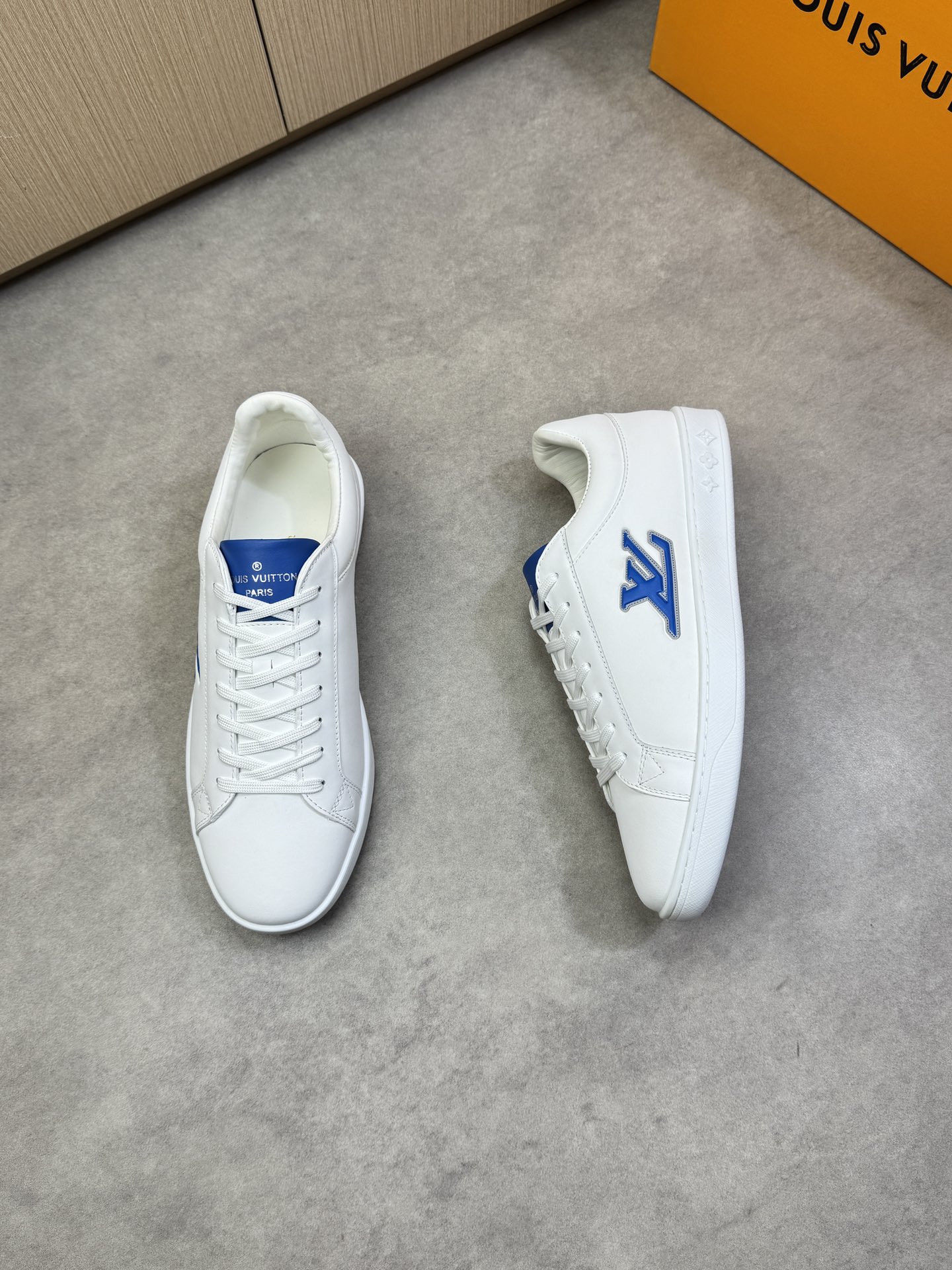 Louis Vuitton Men's White Leather Casual Sneakers, Embossed Logo, Size 38-44 3 i1743011415 8421 1
