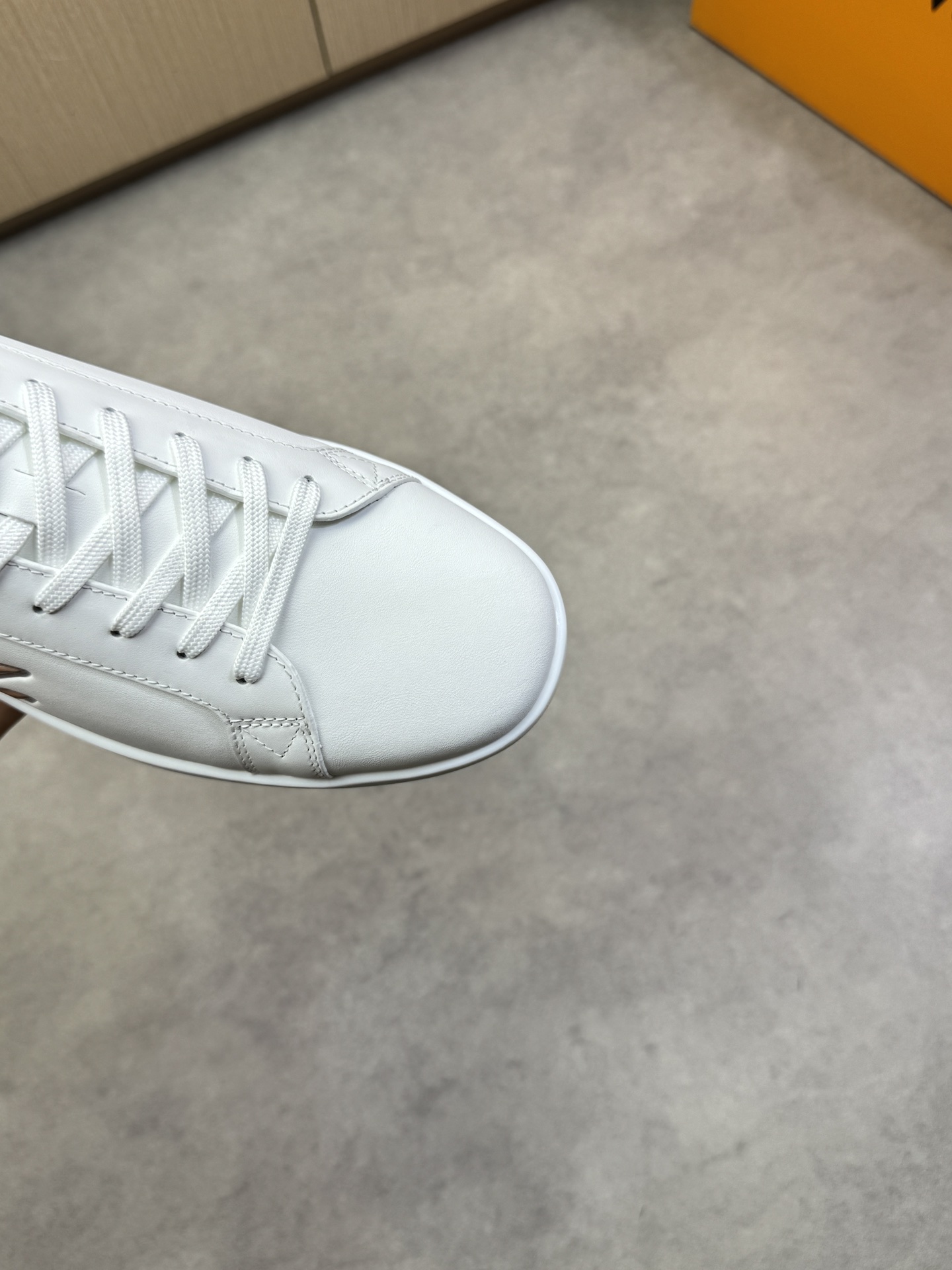 Louis Vuitton White Leather Casual Sneakers, Stylish & Comfortable Shoes 7 i1743011435 521 5