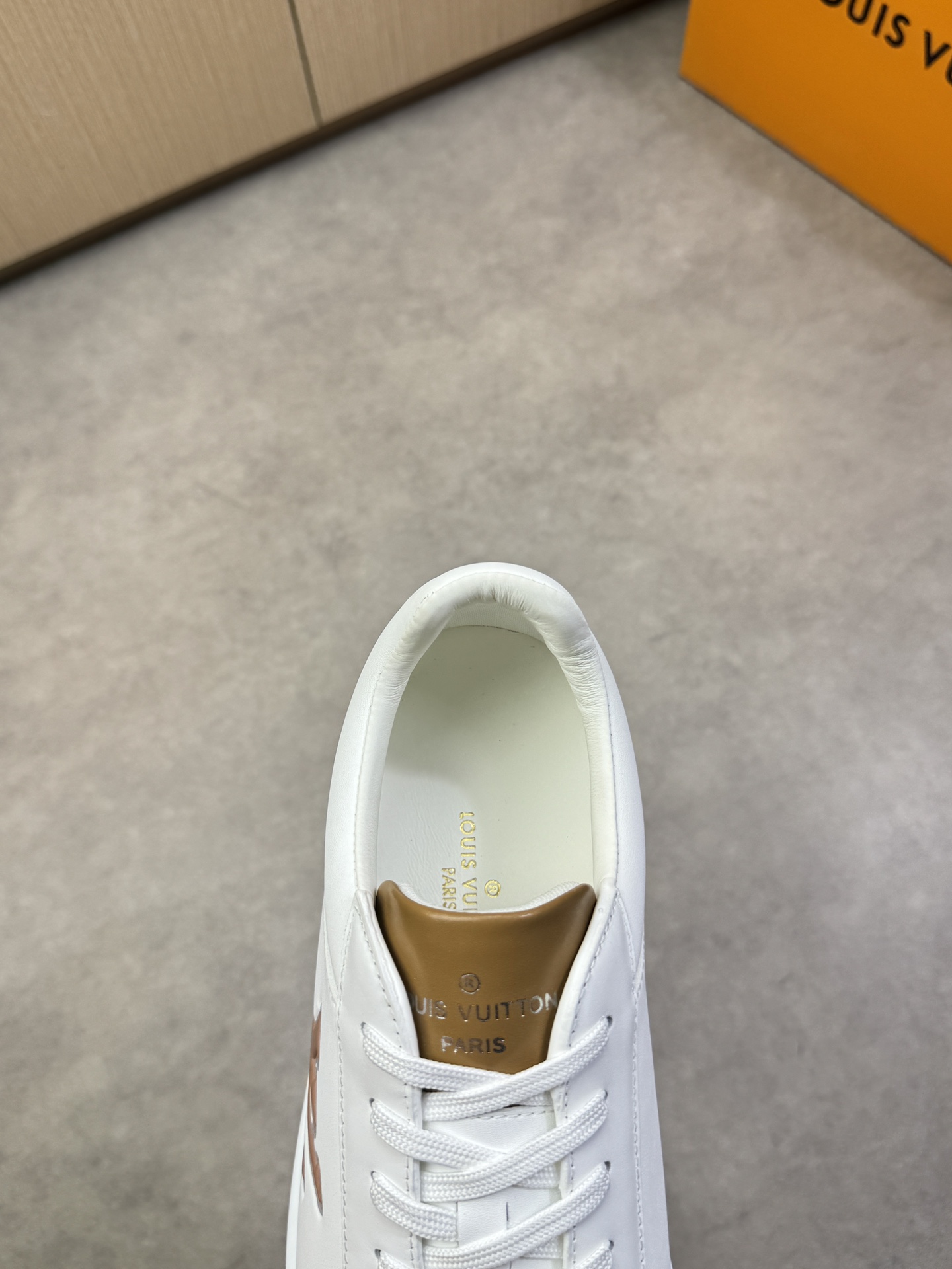 Louis Vuitton White Leather Casual Sneakers, Stylish & Comfortable Shoes 8 i1743011435 6207 6