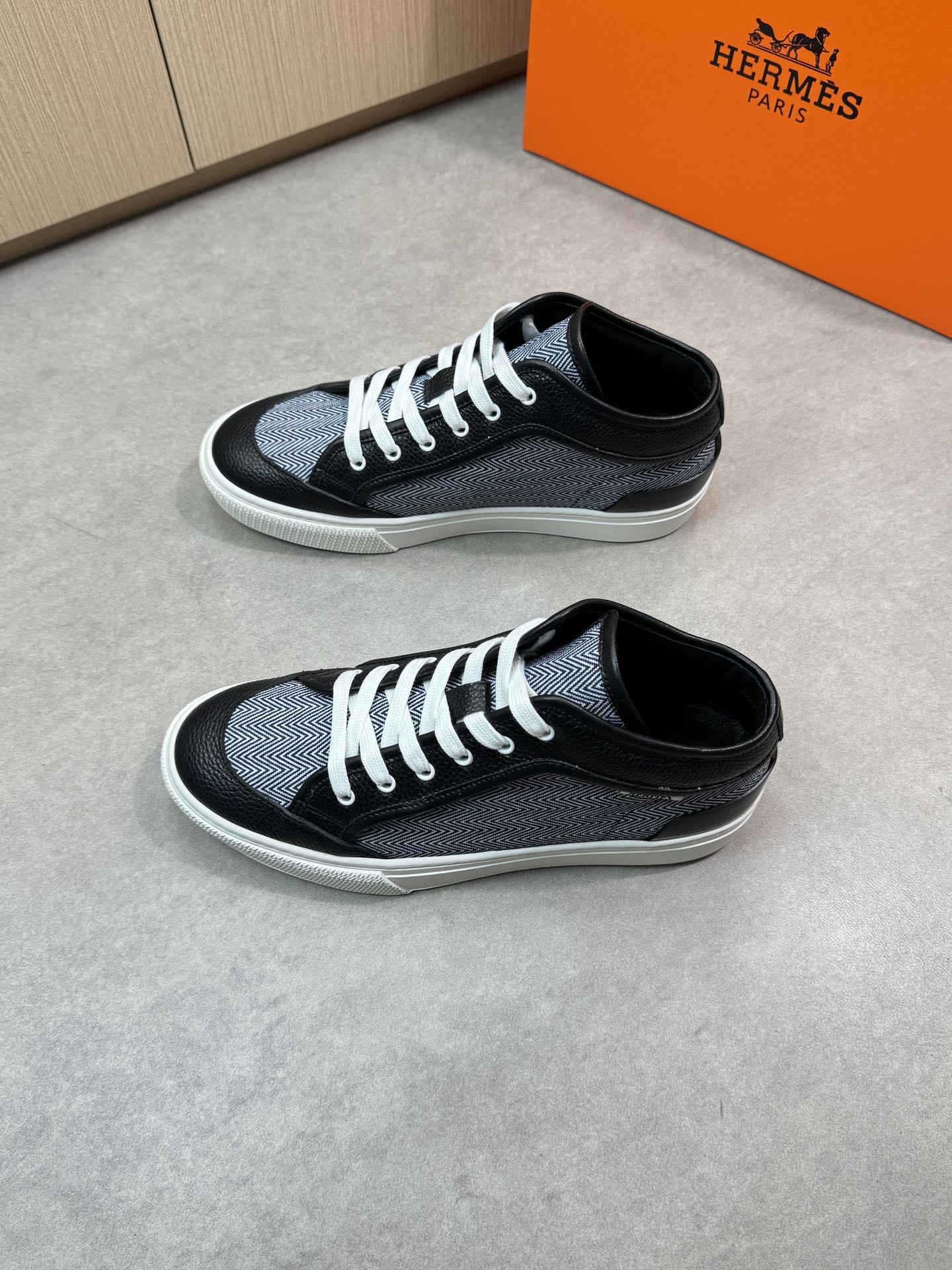 Hermes Men's Leather & Canvas Sneakers, Black & White, Sizes 38-44 4 i1743182588 2171 2
