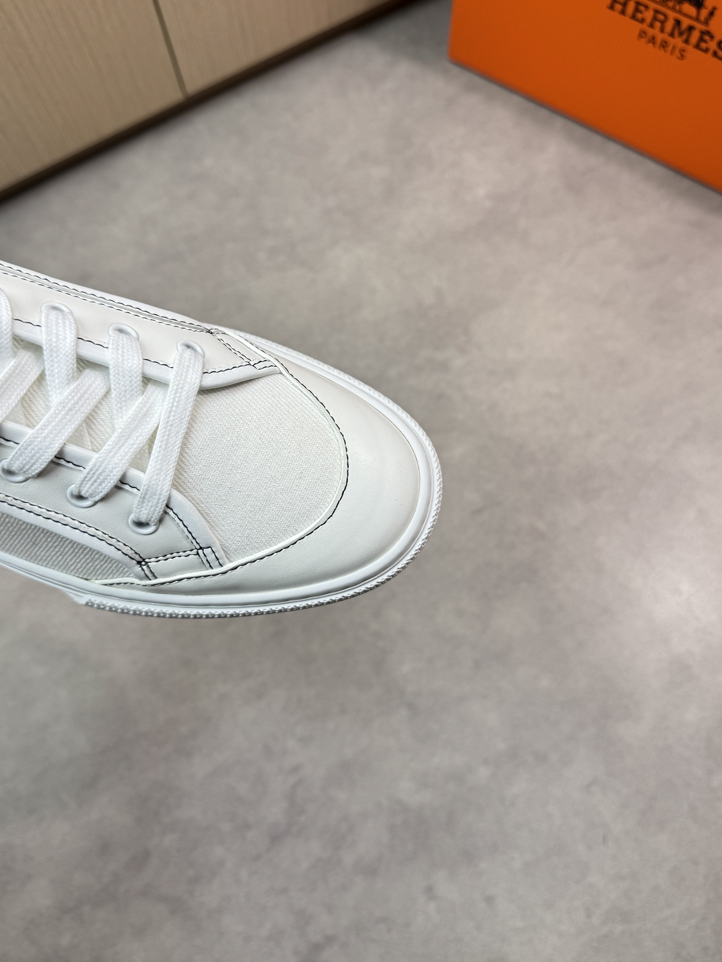 Hermes White Leather Sneakers for Men,Fashionable and Comfortable Shoes 7 i1743182606 422 5