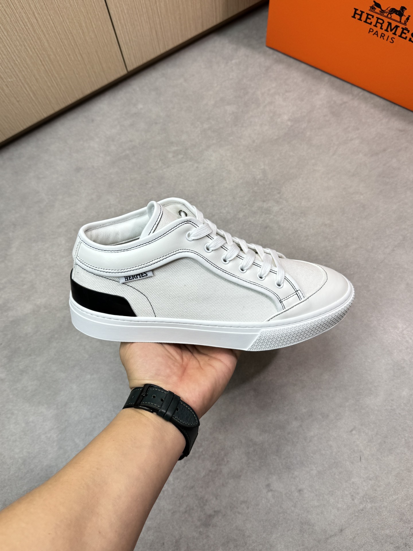 Hermes White Leather Sneakers for Men,Fashionable and Comfortable Shoes 5 i1743182606 7084 3