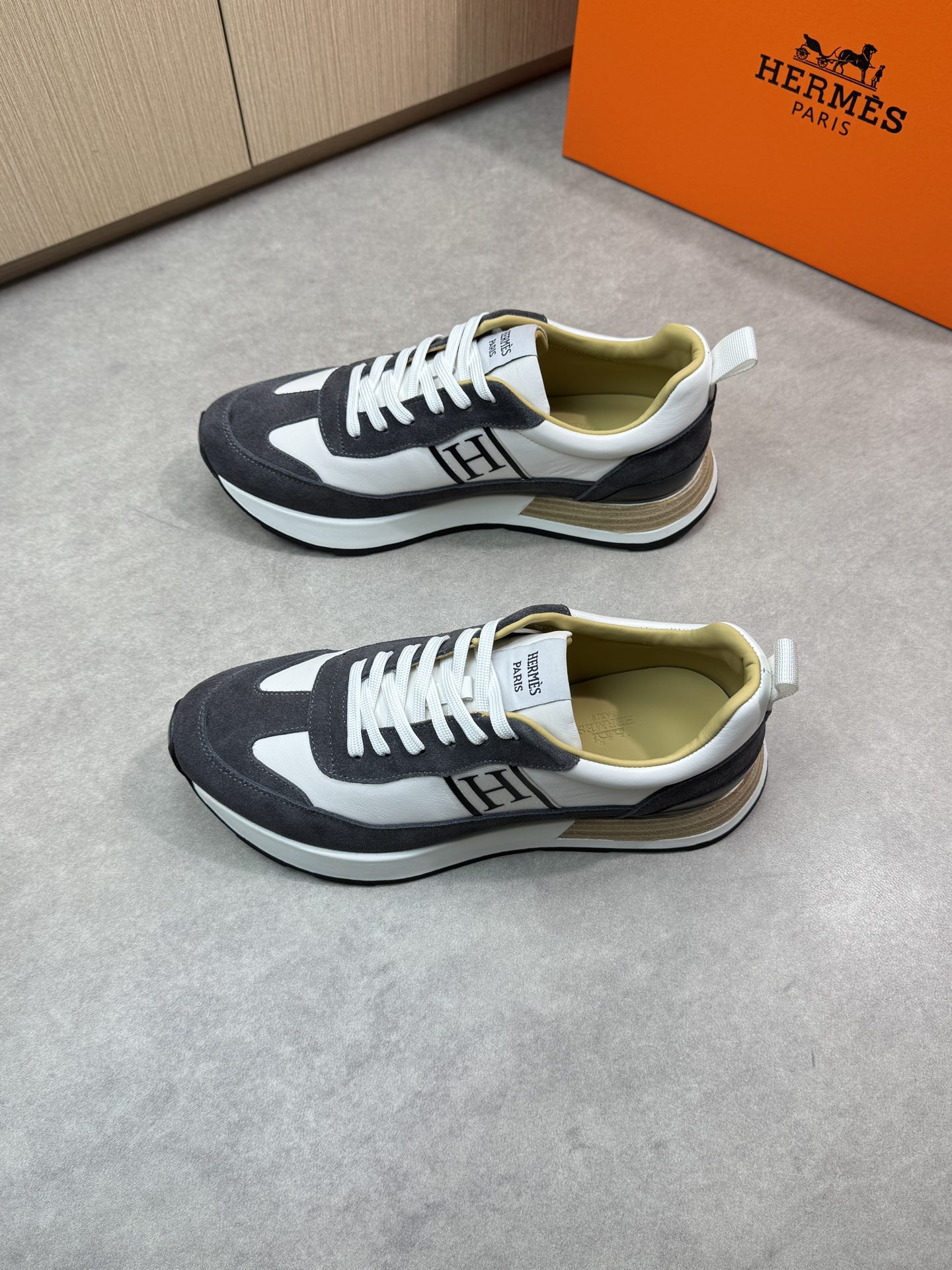 Hermes Men's White & Gray Nappa and Suede Leather Casual Sneakers 4 i1743183567 4956 2