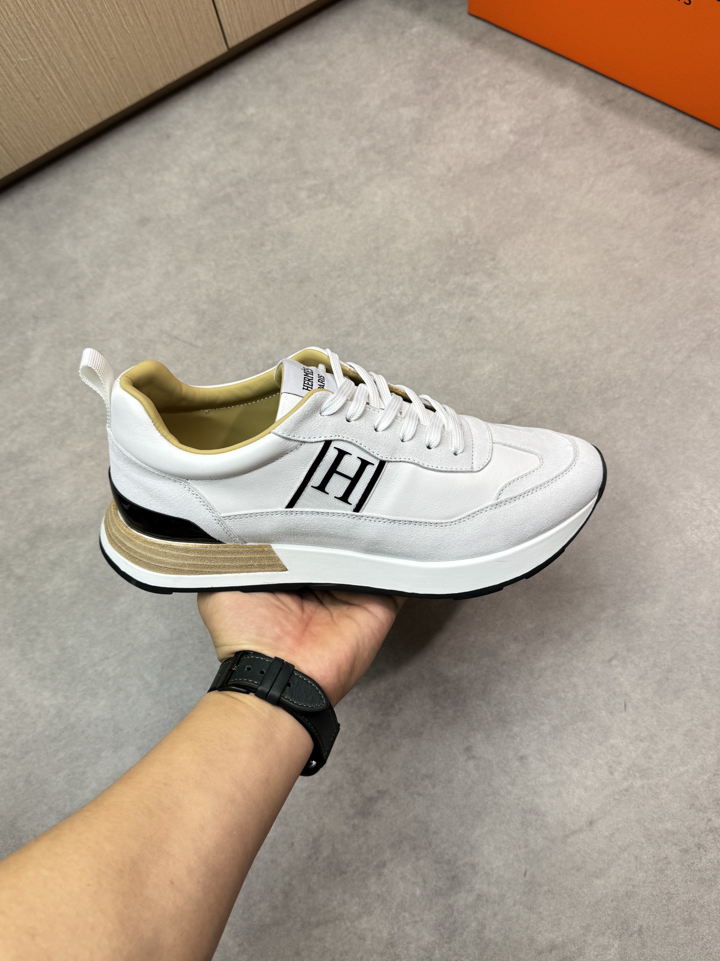 Hermès White Nappa Leather & Suede Sneakers with Logo Webbing 5 i1743183602 8693 3