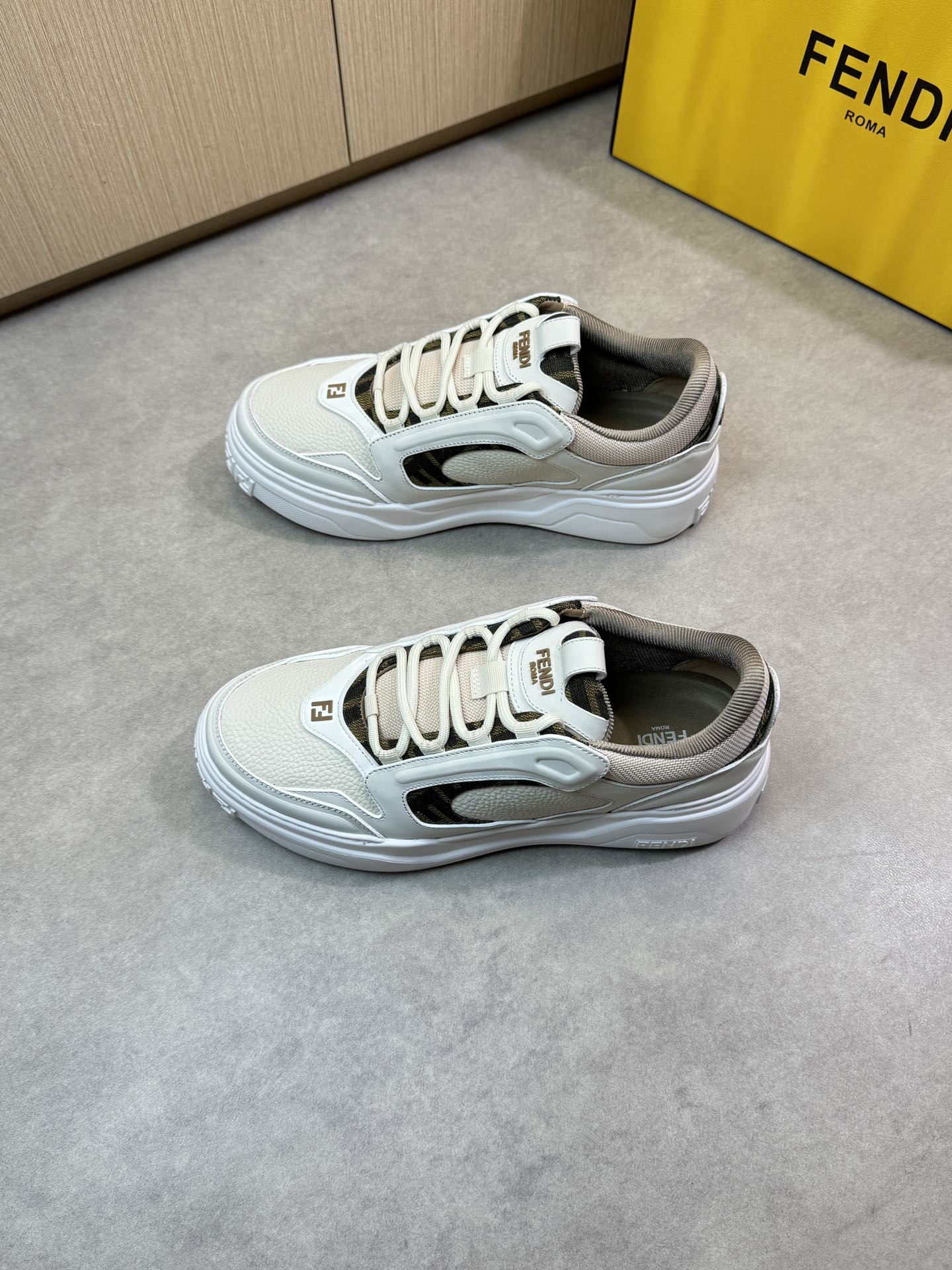 Fendi Men's White Leather Casual Sneakers with Logo Detail Size 39-44 4 i1743184109 6571 2