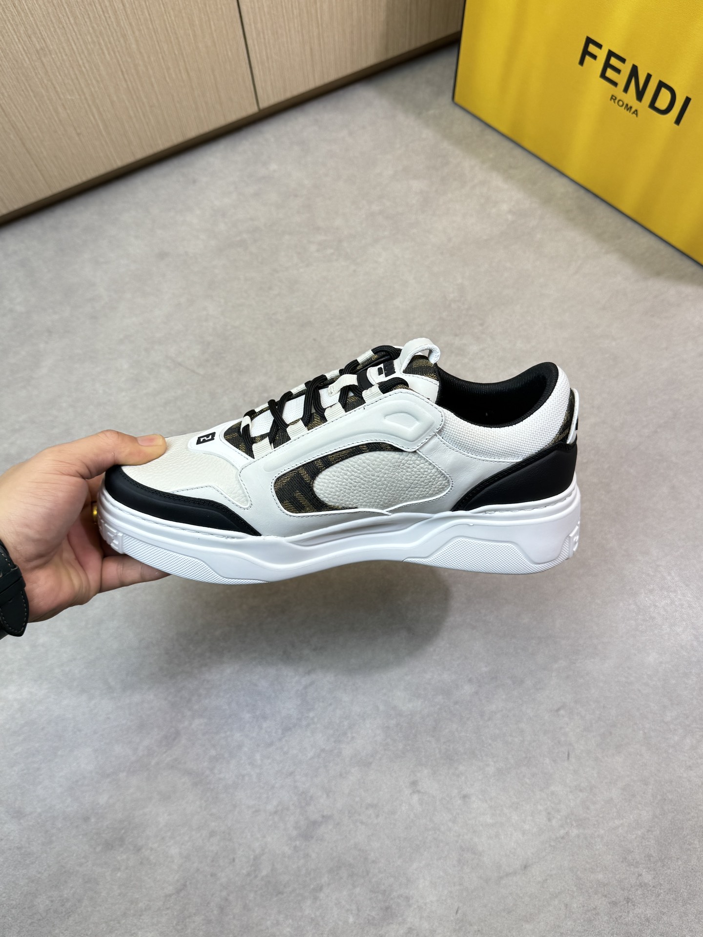 Fendi Men's White Leather Lace-up Sneakers Designer Casual Shoes 6 i1743184346 7527 4