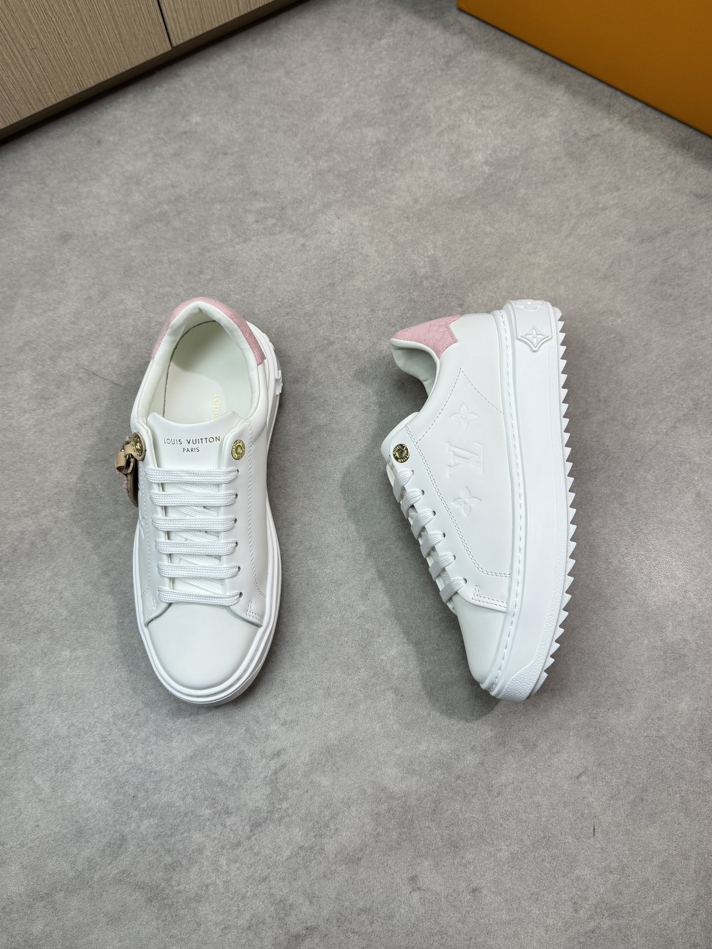 Louis Vuitton Women's Nappa Leather White Casual Sneakers - Couple Style 3 i1743270899 5265 1