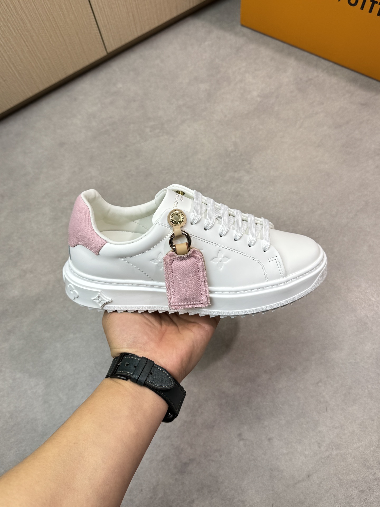 Louis Vuitton Women's Nappa Leather White Casual Sneakers - Couple Style 5 i1743270899 5904 3