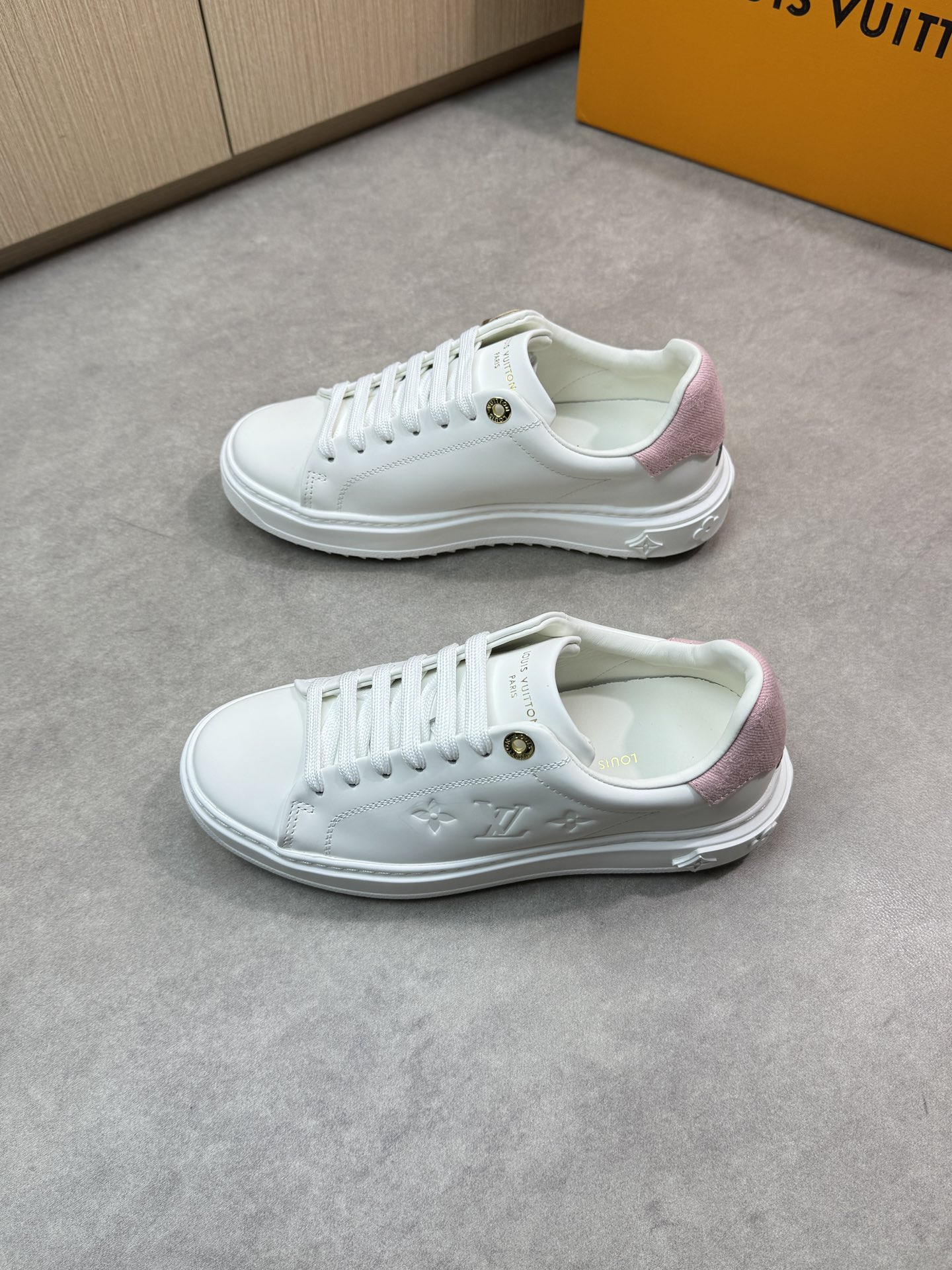 Louis Vuitton Women's Nappa Leather White Casual Sneakers - Couple Style 4 i1743270899 7305 2