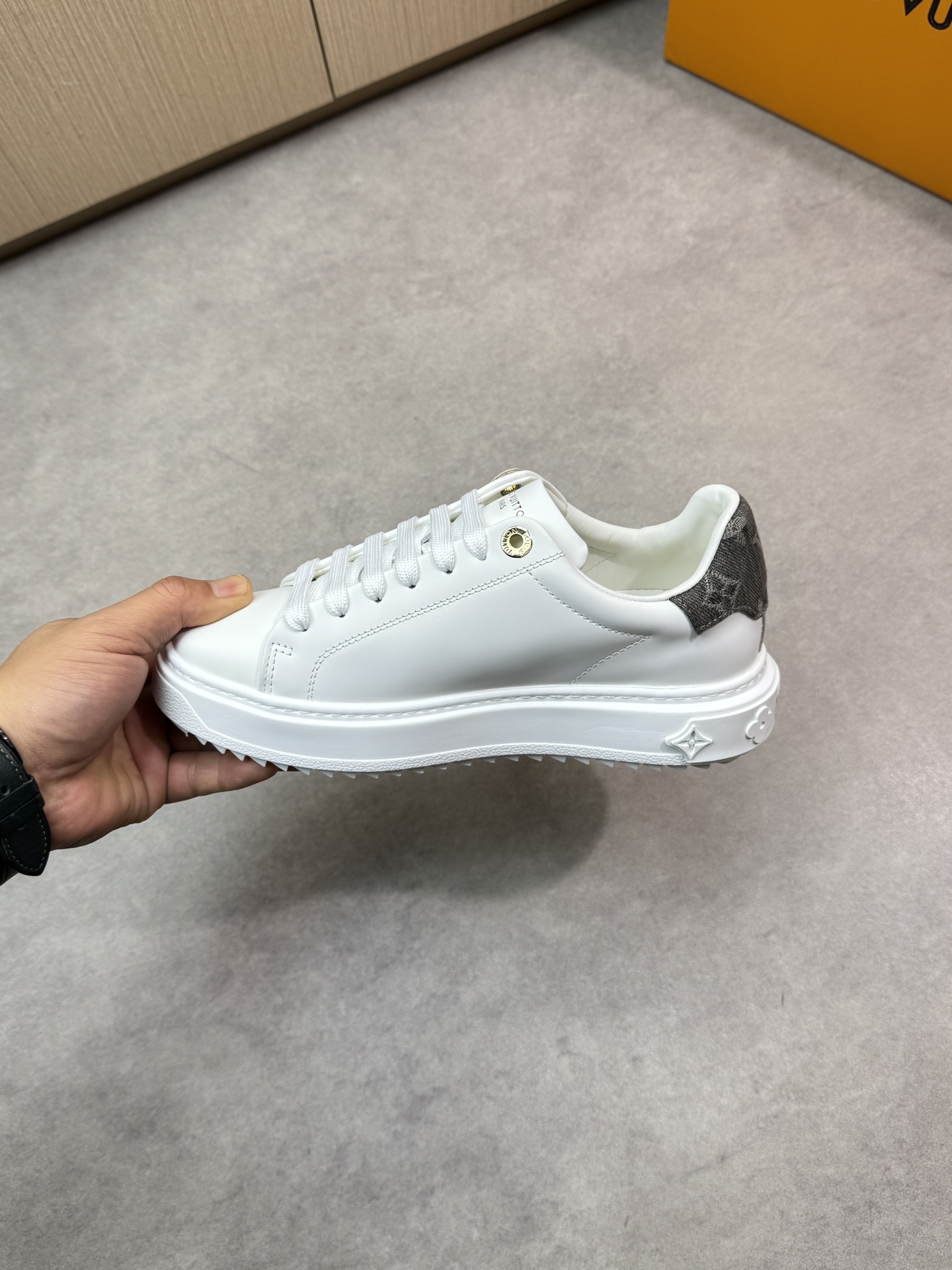 Louis Vuitton Nappa Leather Sneakers White Casual Shoes Size 35-44 6 i1743270929 2680 4