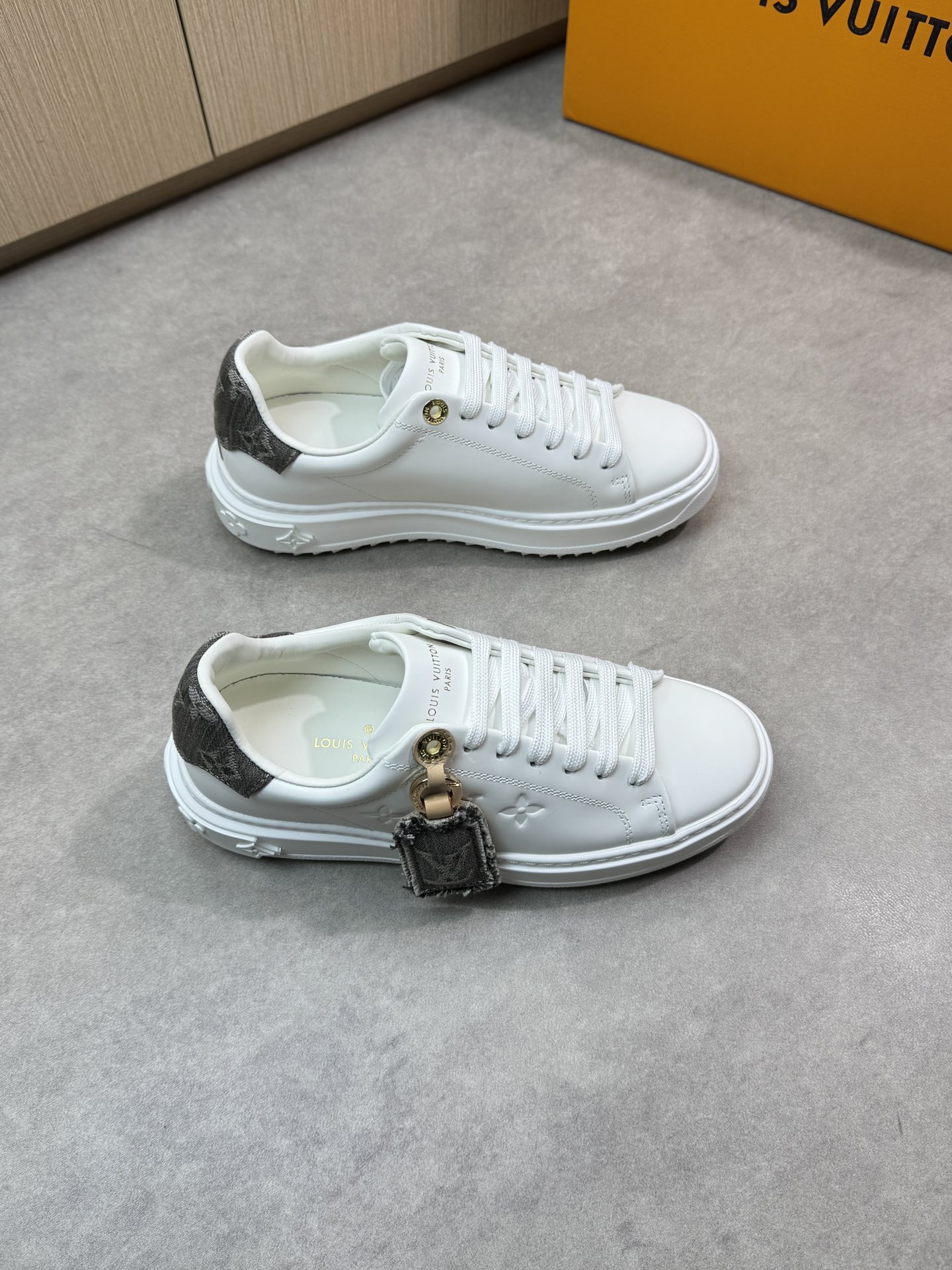 Louis Vuitton Nappa Leather Sneakers White Casual Shoes Size 35-44 2 i1743270929 7447 0
