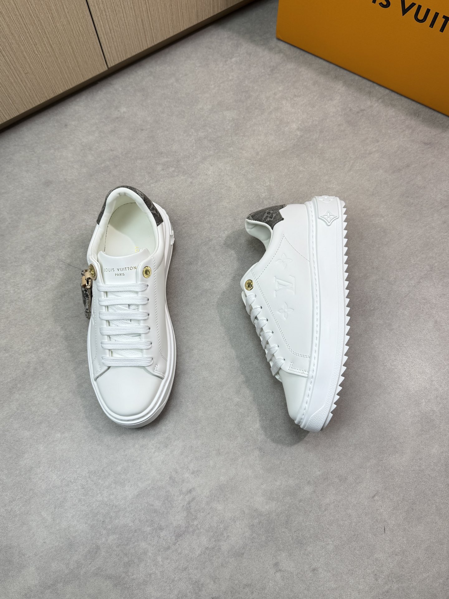 Louis Vuitton Nappa Leather Sneakers White Casual Shoes Size 35-44 3 i1743270929 8240 1