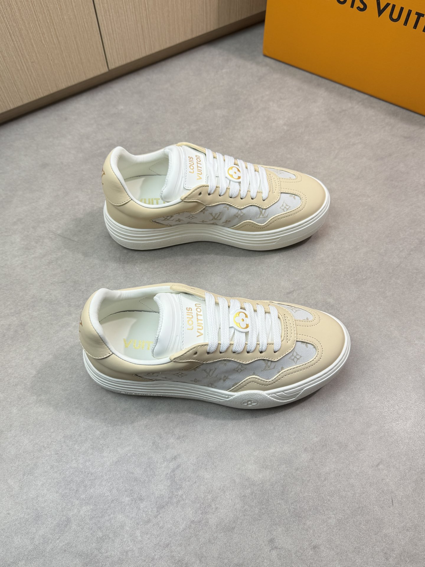 Louis Vuitton Casual Sneakers Nappa Leather Monogram, Couple Style 1 Louis Vuitton Casual Sneakers Nappa Leather Monogram, Couple Style