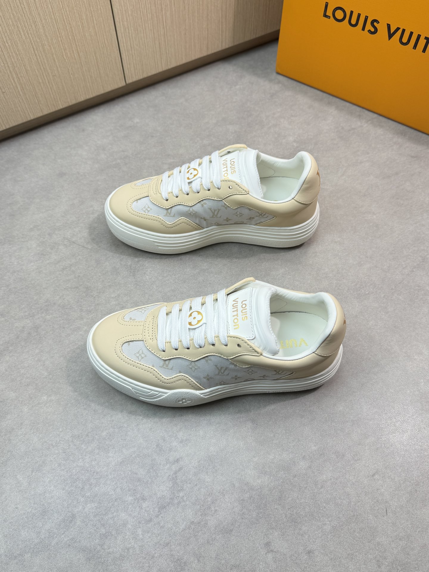 Louis Vuitton Casual Sneakers Nappa Leather Monogram, Couple Style 4 i1743270965 2790 2