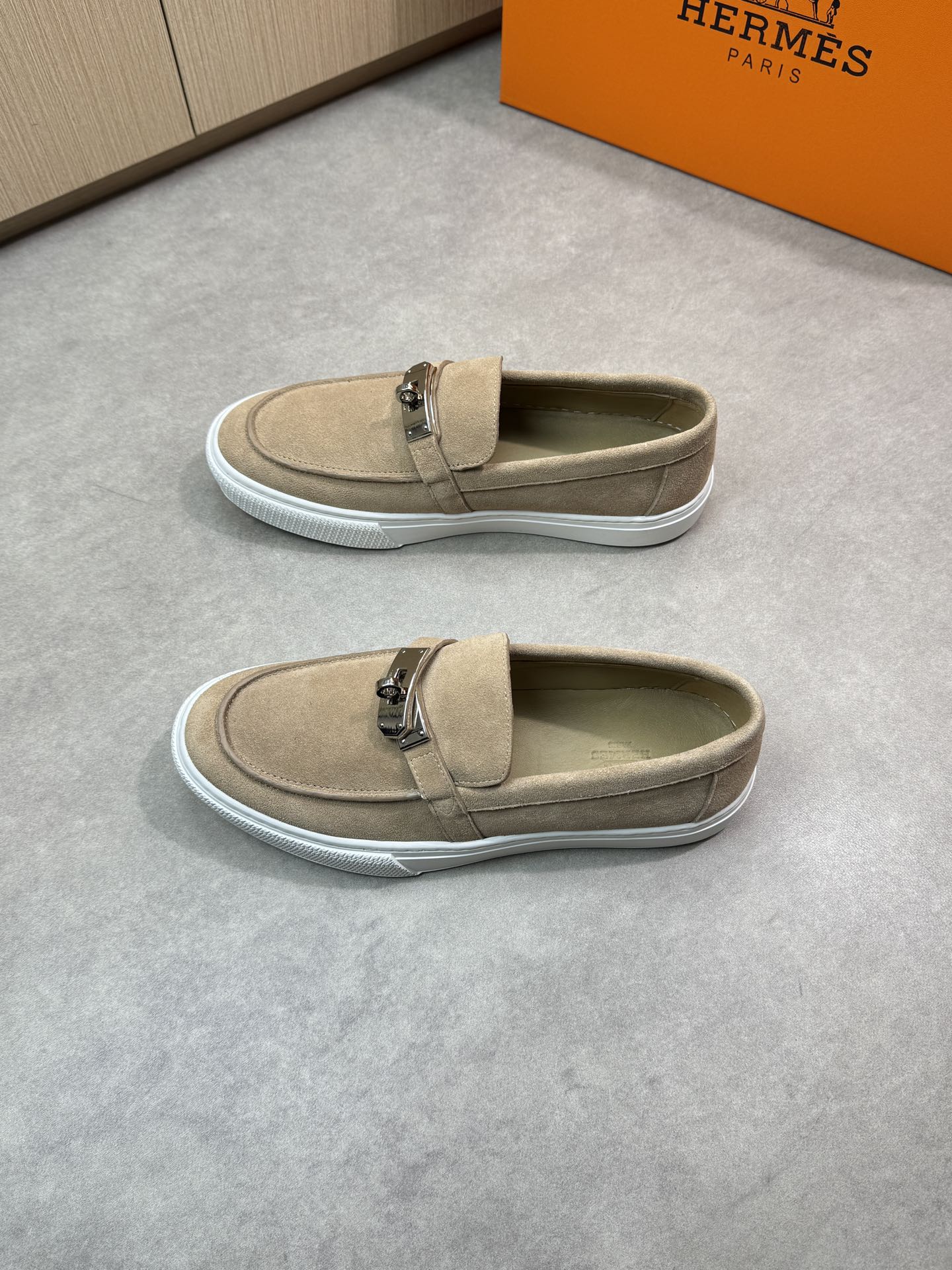 Hermes Men's Premium Leather Loafers with Metal Buckle - Casual Style 4 i1743354617 315 2
