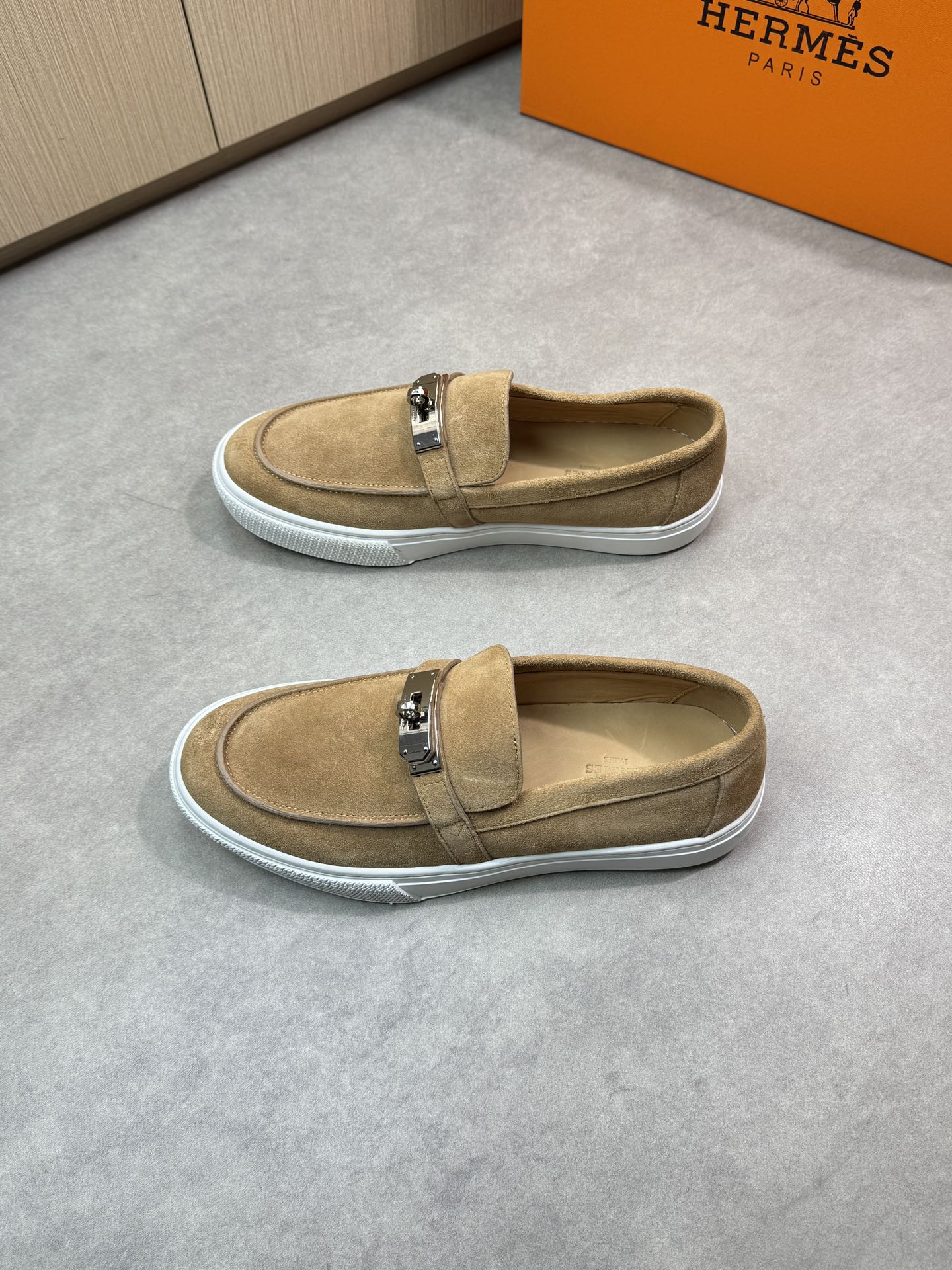 Hermes Men's Casual Loafers Suede Leather with Metal Buckle, Beige ,Size 38-44 4 i1743354721 265 2