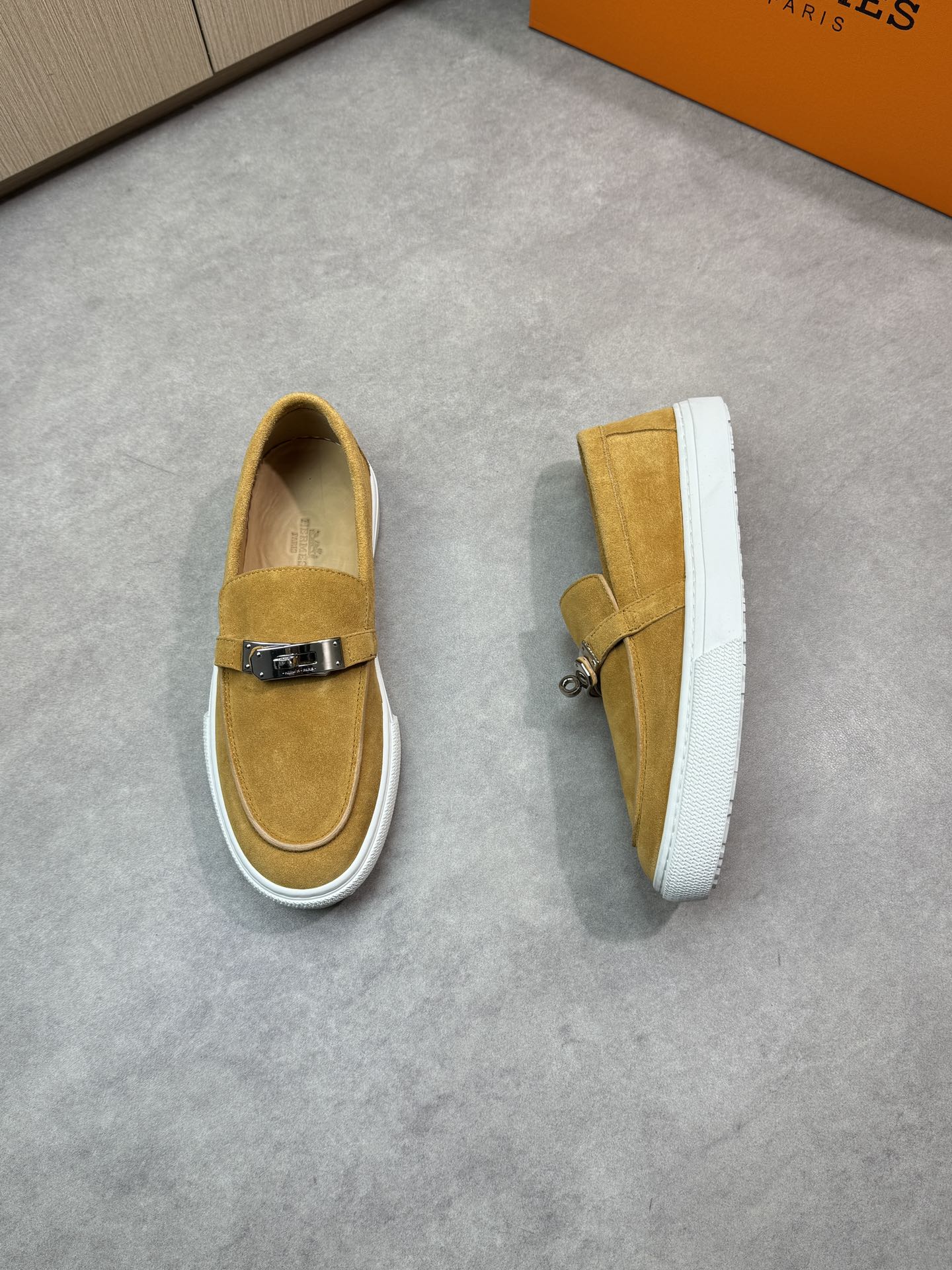 Luxury Leather Loafers Casual Sneakers with Metal Buckle Designer Shoes 3 i1743354735 1111 1