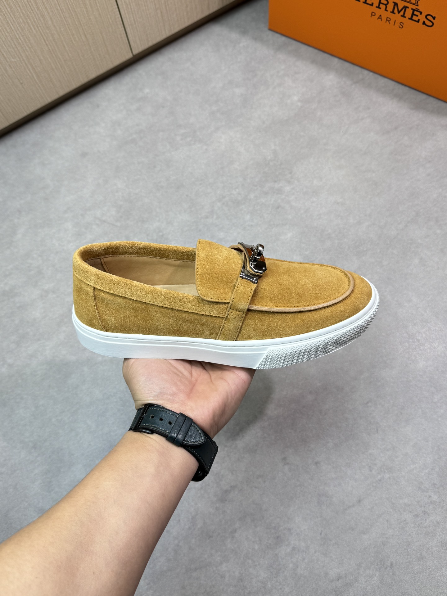 Luxury Leather Loafers Casual Sneakers with Metal Buckle Designer Shoes 5 i1743354735 3730 3