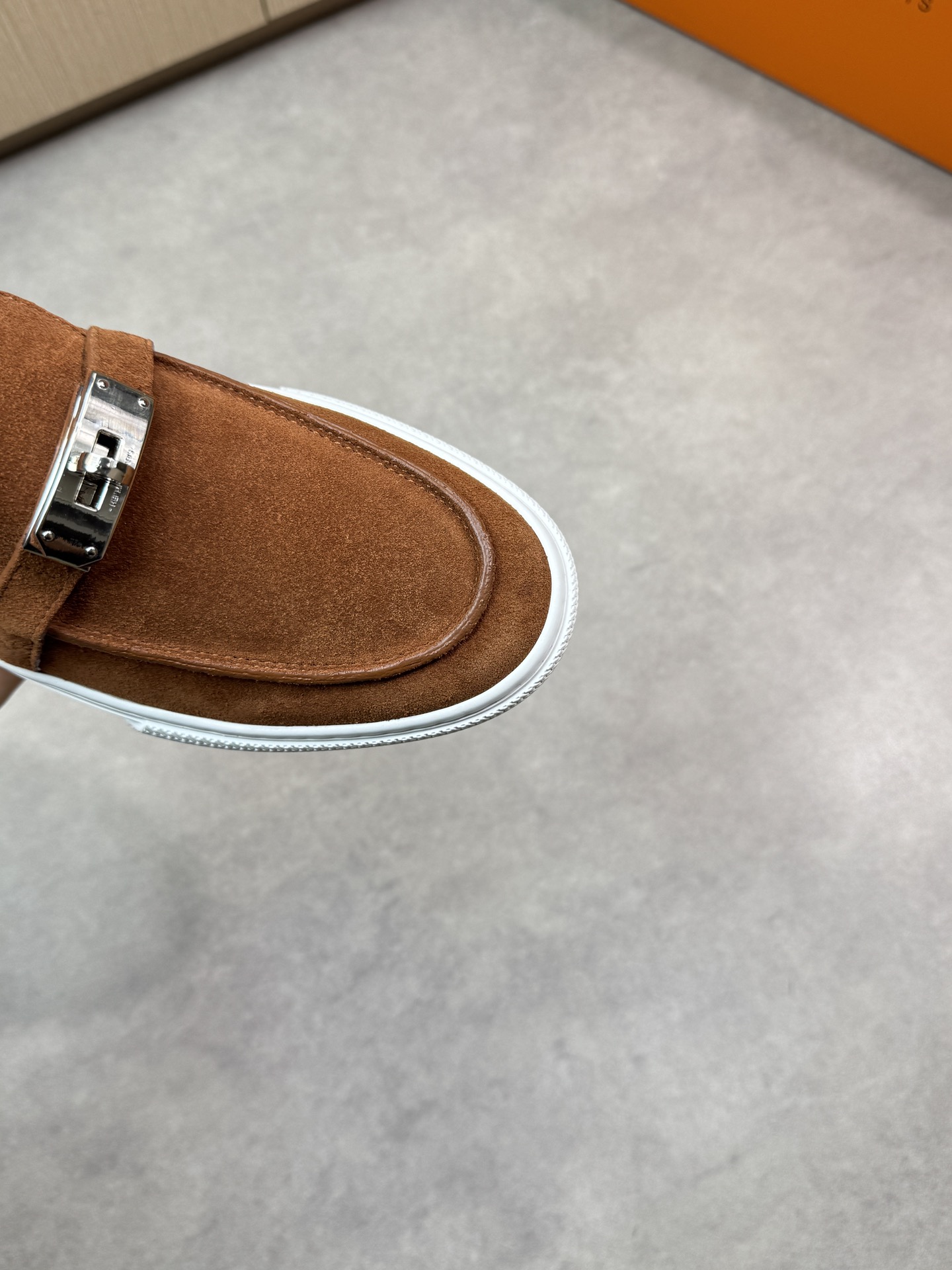 Hermès Men's Suede Casual Loafers with Metal Buckle - Premium Quality 7 i1743354748 2747 5