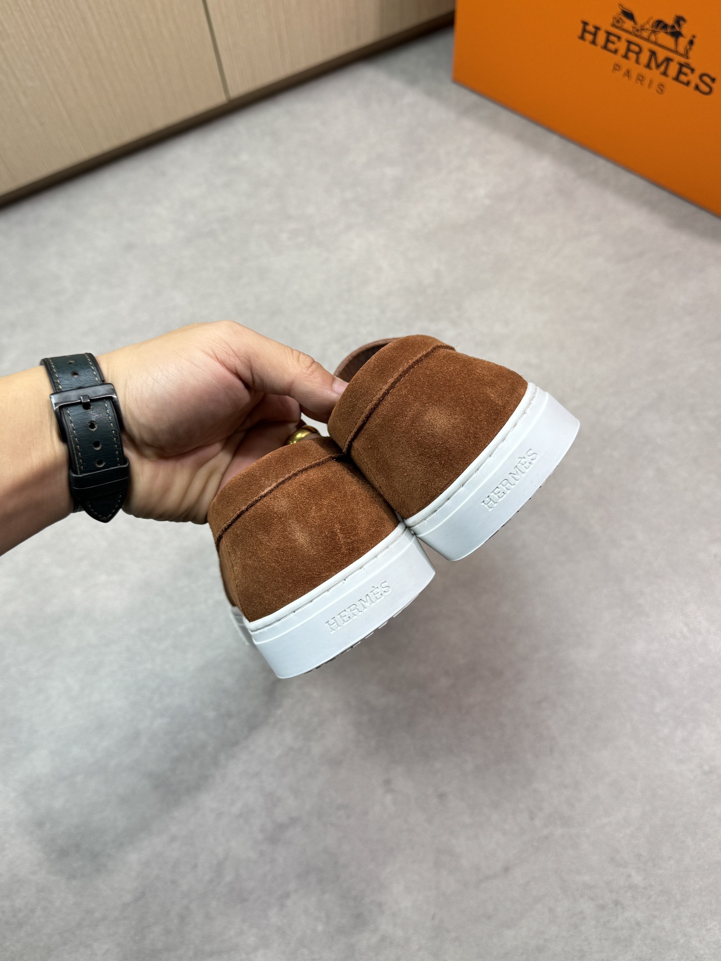 Hermès Men's Suede Casual Loafers with Metal Buckle - Premium Quality 9 i1743354748 5261 7