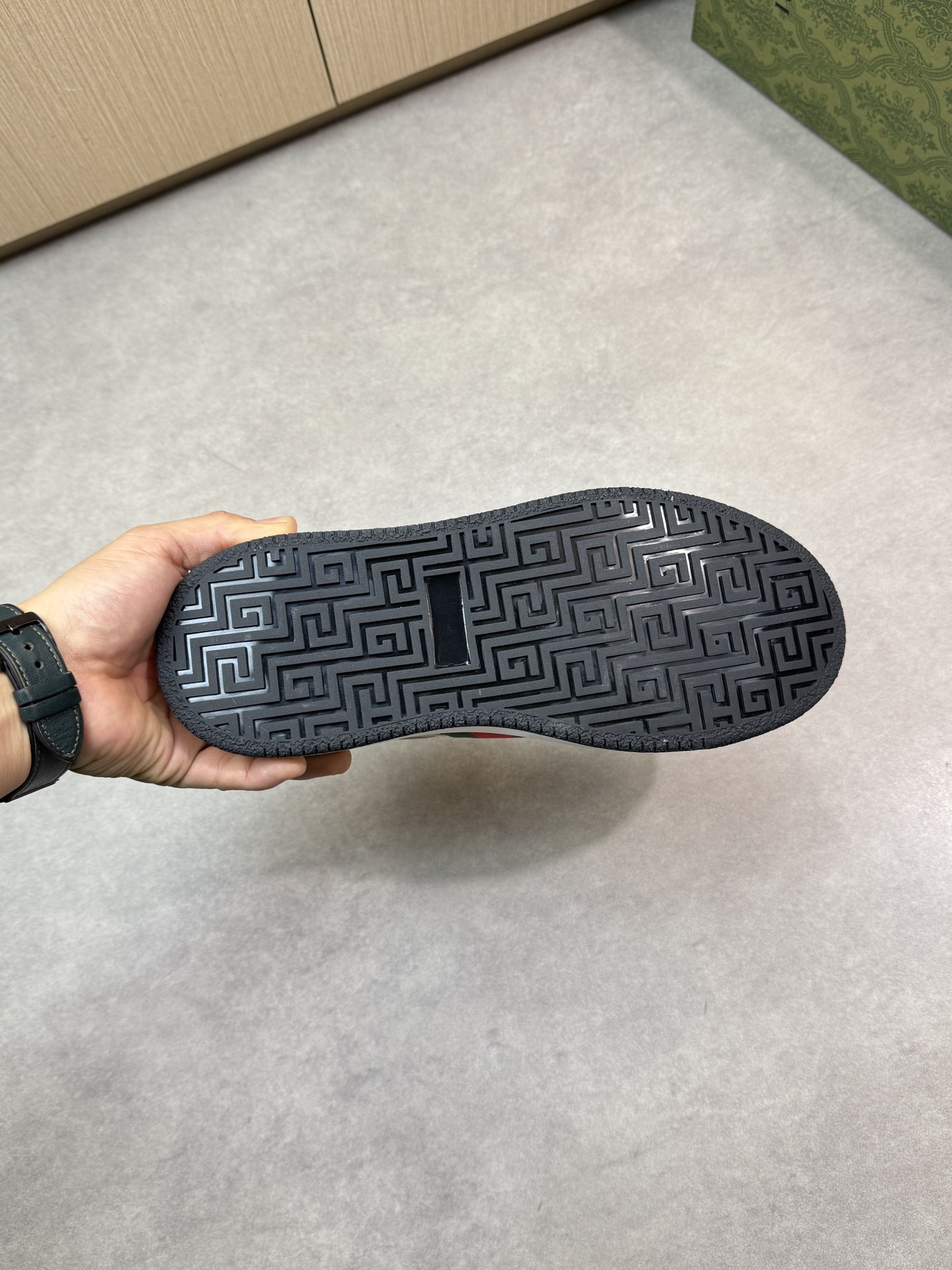 Gucci Leather Sneakers with Signature Web and Monogram Detail 10 i1743355845 104 8