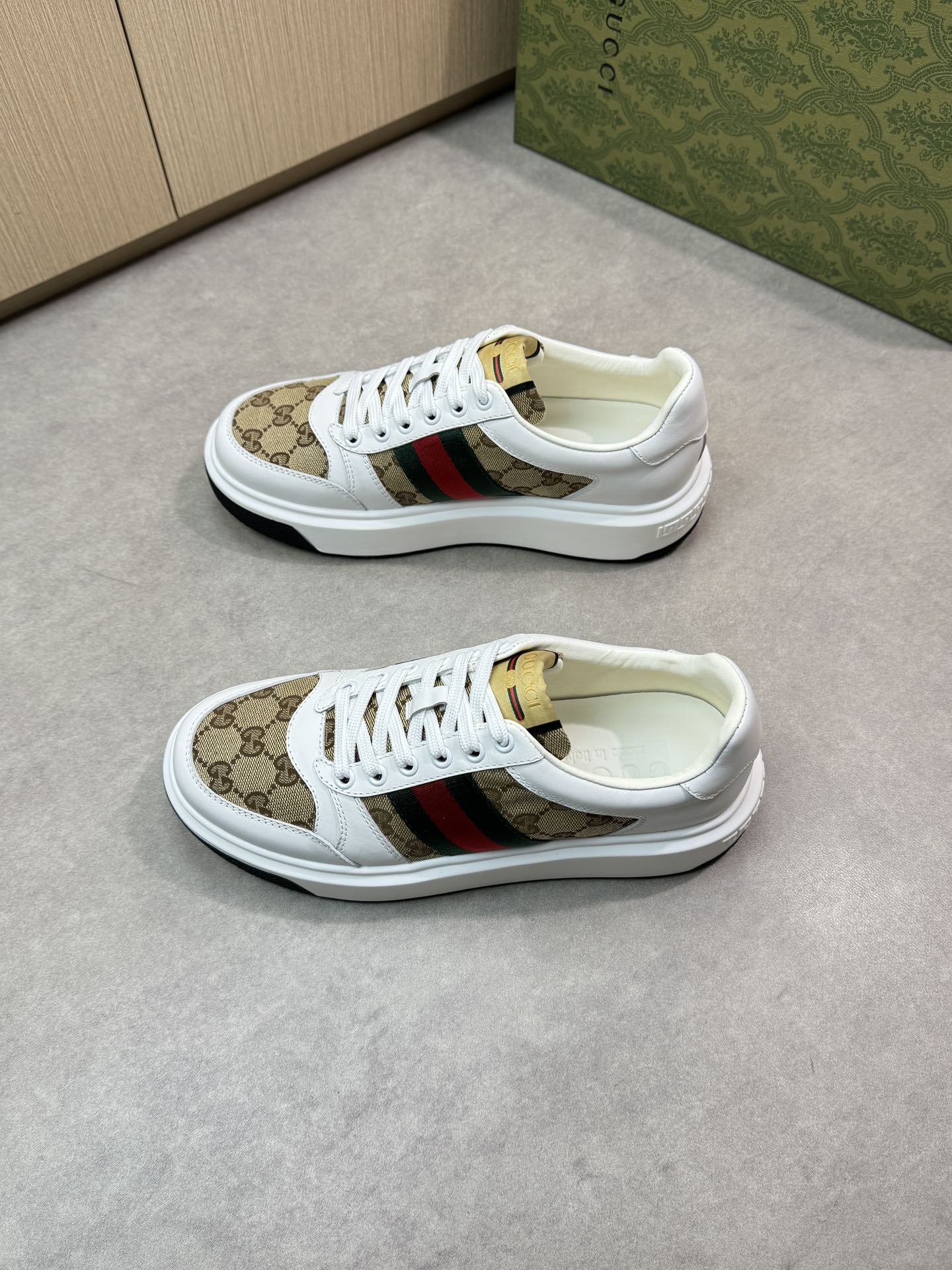 Gucci Leather Sneakers with Signature Web and Monogram Detail 4 i1743355845 9830 2