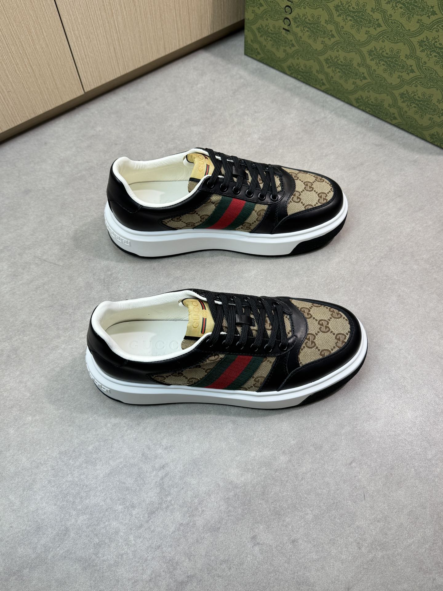Gucci Men's GG Supreme Canvas and Leather Trim Sneakers Size 38-44 2 i1743355920 373 0