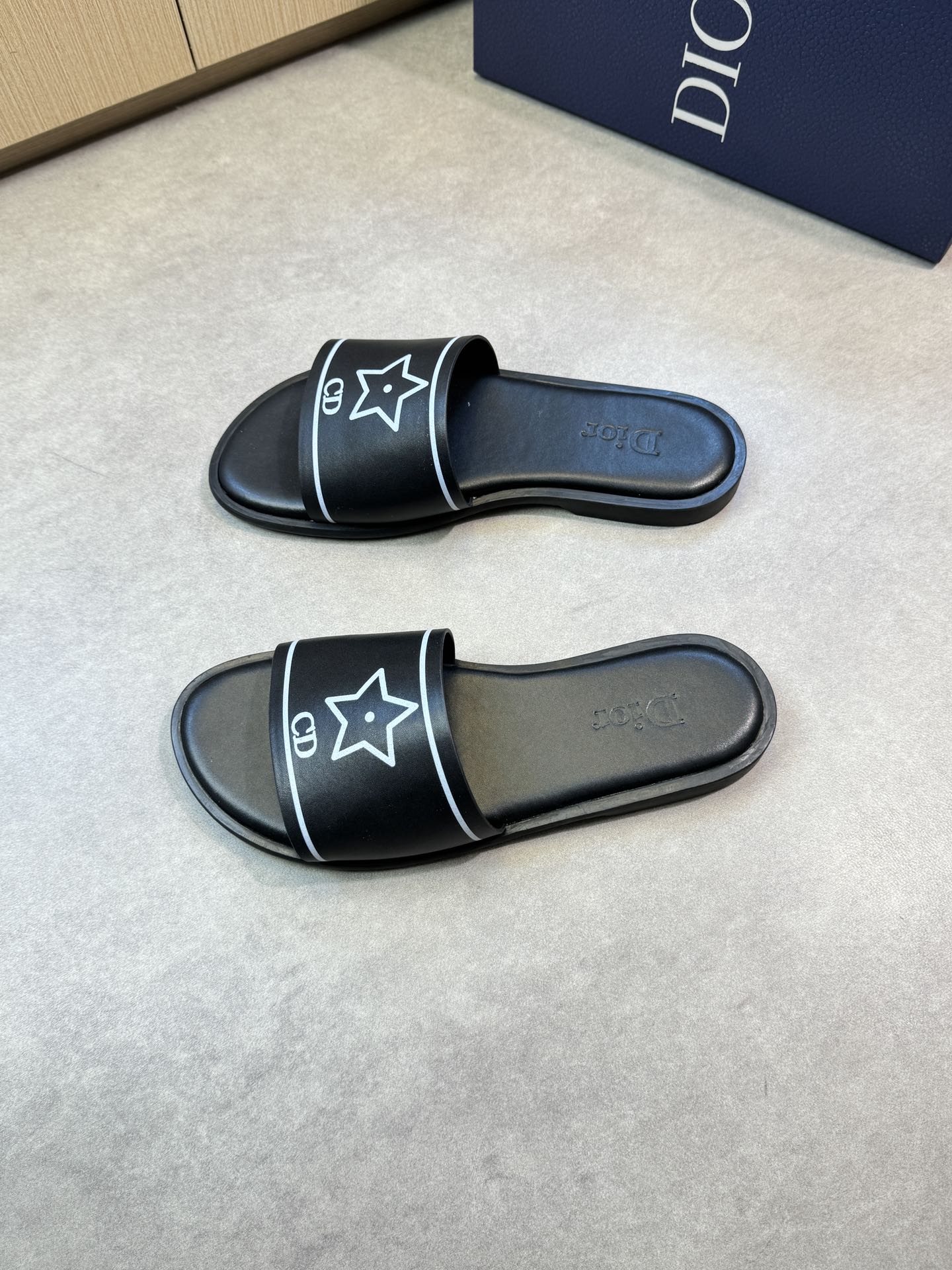 Dior Style Leather Men's Shoes Men's Shoes Men's Shoes detail image 3 from source 782256