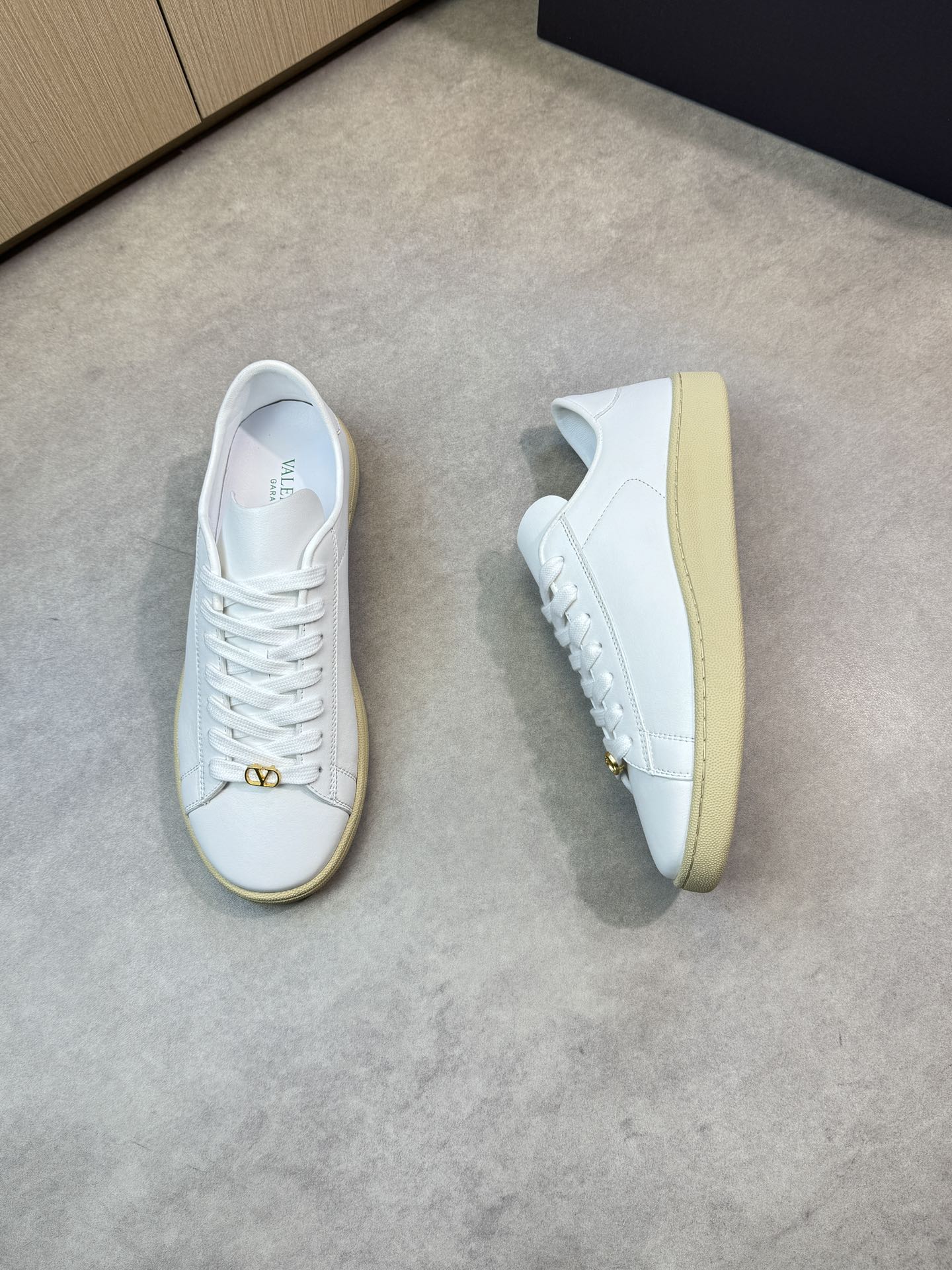 Valentino White Leather Sneakers, Designer Inspired, Premium Quality, Size 39-44 3 i1744133245 562 1
