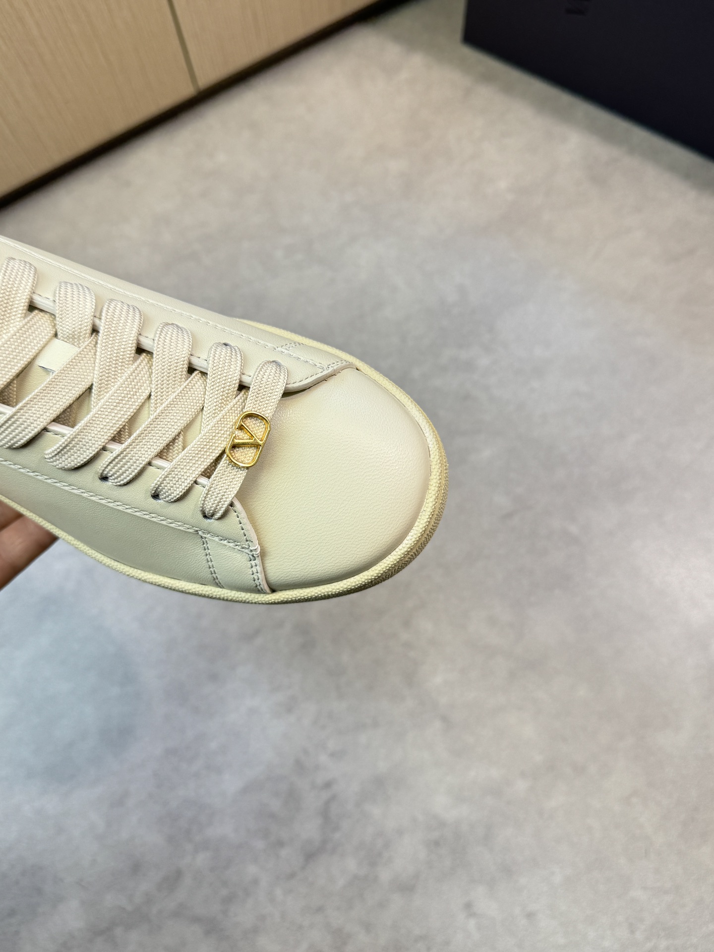 Valentino Garavani Leather Sneakers with Metal Logo - Premium Quality 7 i1744133264 2226 5