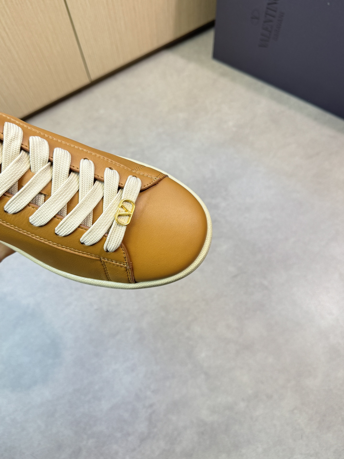 Valentino Leather Sneakers With Metal Hardware, Casual and High Quality 7 i1744133273 9088 5