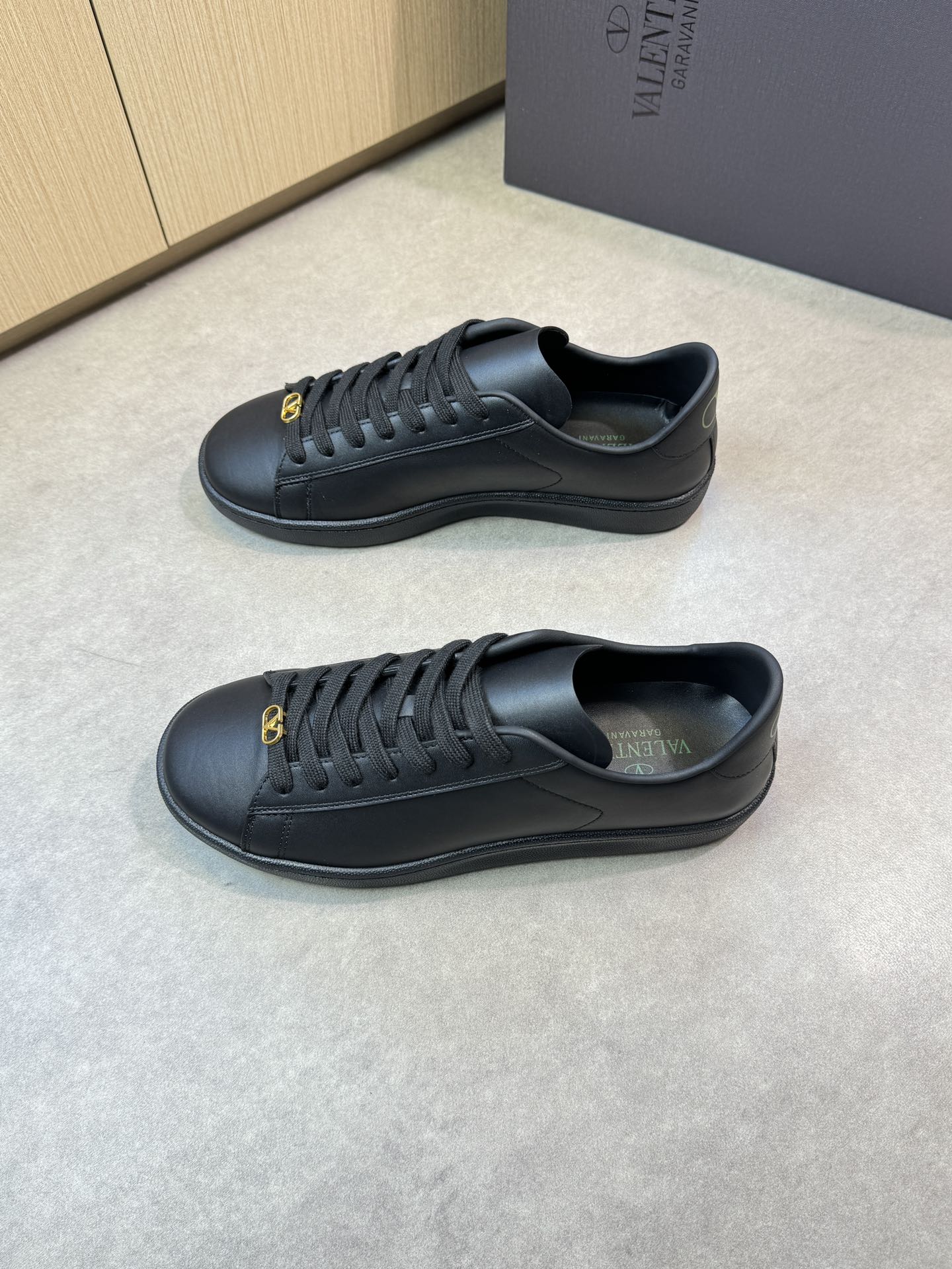 Valentino Garavani Men's Leather Sneakers, Black, Sizes 39-44 4 i1744133281 2387 2
