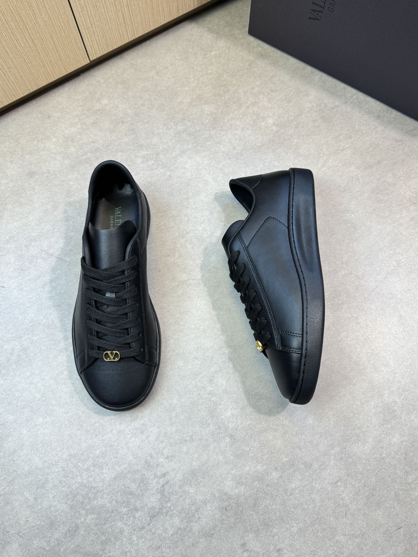 Valentino Garavani Men's Leather Sneakers, Black, Sizes 39-44 3 i1744133281 5321 1