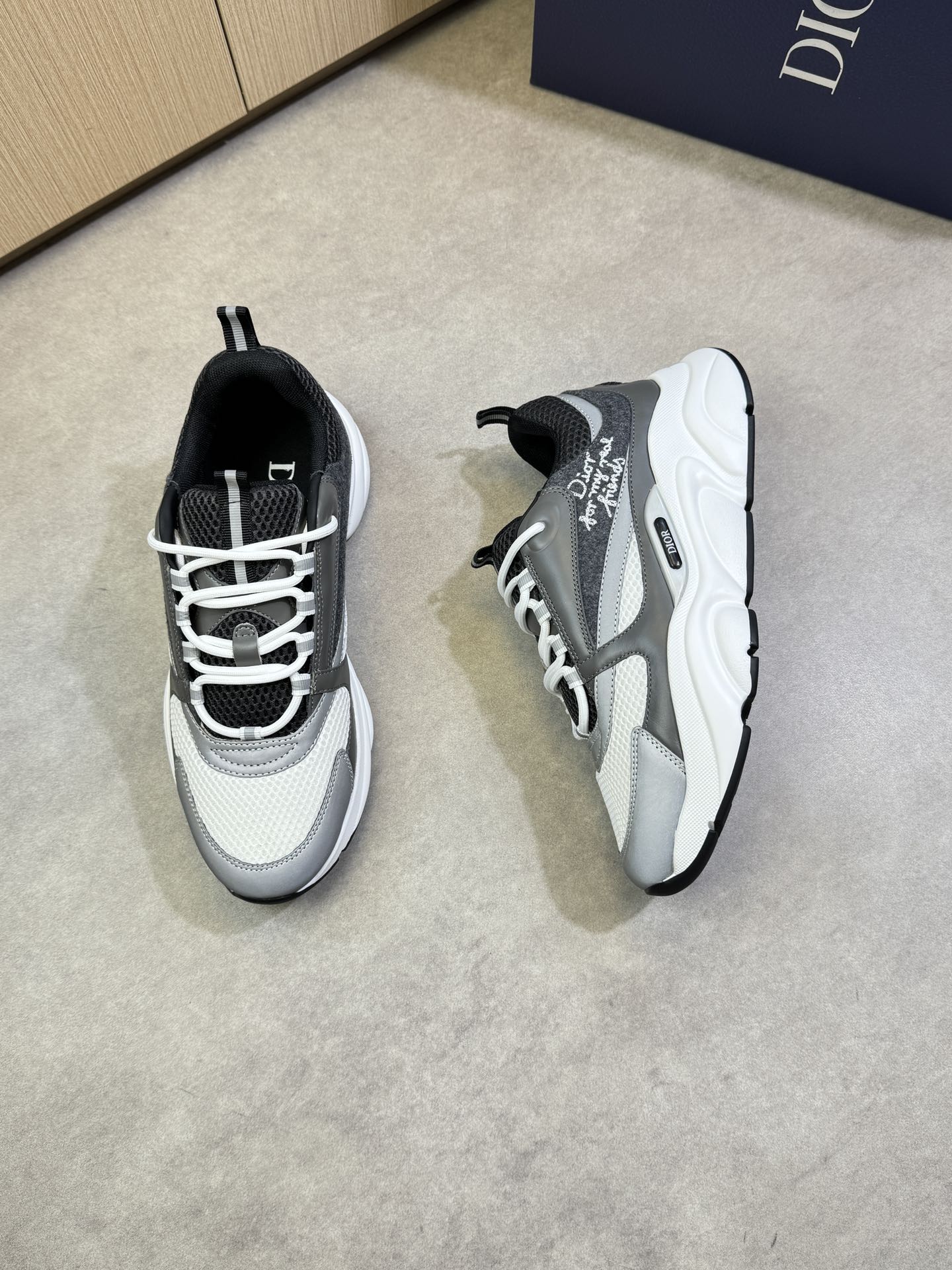 Dior Men's B30 Casual Sneaker Nappa Calfskin and Mesh White/Gray Size 39-44 3 i1744221096 7141 1