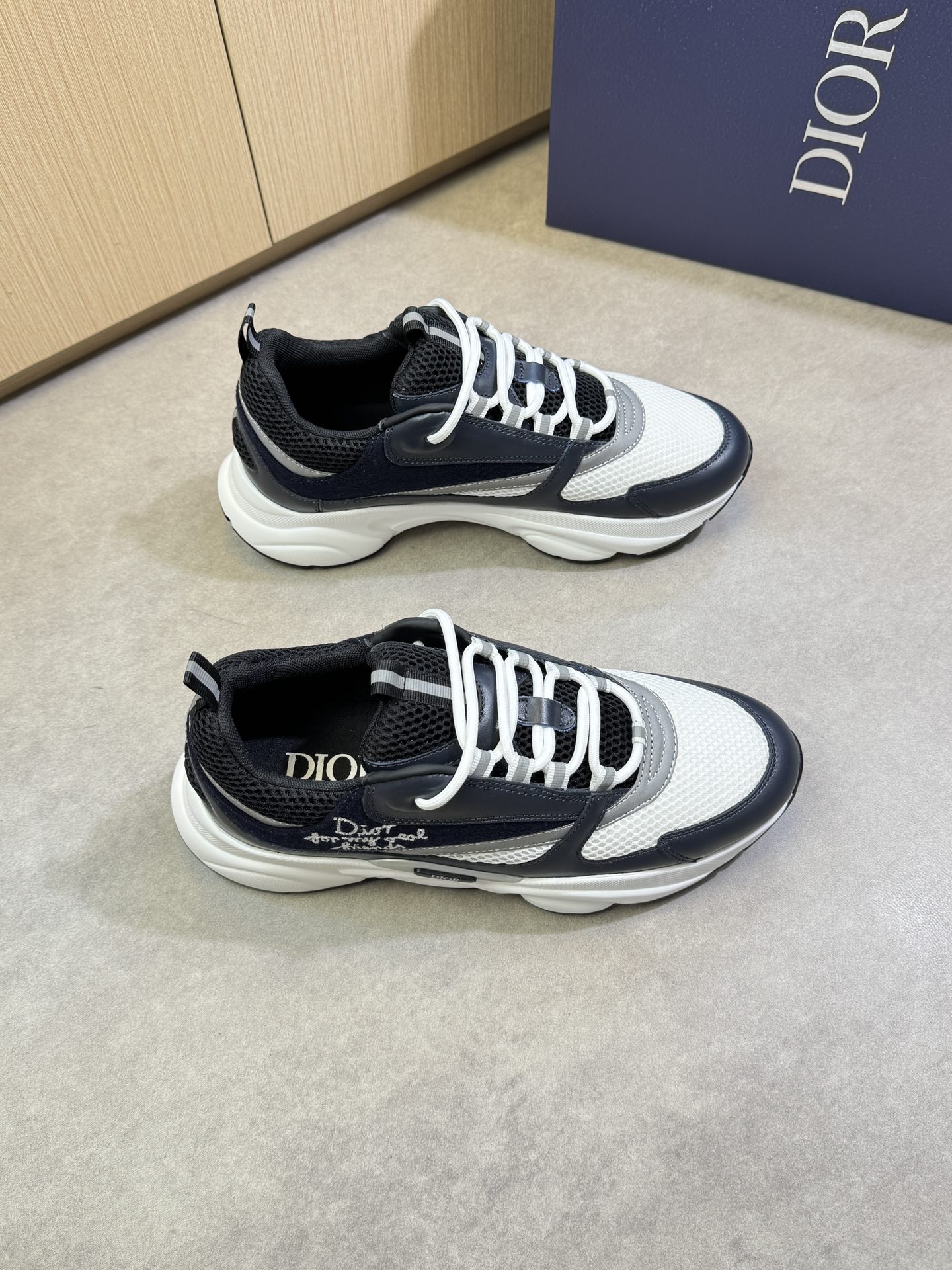 Dior Men's B22 Runner Sneaker White/Black Mesh/Calfskin Leather Size 39-44 2 i1744221232 323 0