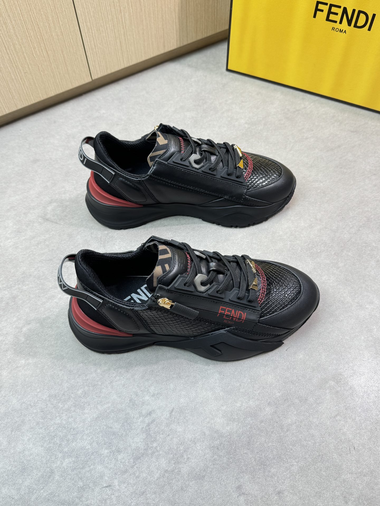 NO:278066,【Fendi】Fendi - High-end quality Original single casual sports shoes - Upper Napa calfskin, air-pressed snake-paper leather, brand plastic module, zipper silk screen brand logo - footbed brand canvas cloth - outsole ultra-light TPU·rubber; combined molded outsole - ultra-high quality control, fine workmanship highlighted (high-end, noble, grade) -Size 38-44 (45,46, custom made)·0131,,fendi,fendi,sneakers,cowhide19860909【Fendi】芬迪  -高端品质 原单休闲运动鞋 -鞋面纳帕小牛皮、空压蛇纹皮、品牌塑胶模块、拉链丝印品牌logo -垫脚品牌帆布布匹 -大底超轻TPU·橡胶；组合成型大底 -超高品控·做工精细凸显(高端·贵气·档次) -Size 38-44（45,46,可订做)·0131,,fendi,fendi,sneakers,cowhide,Men's shoes